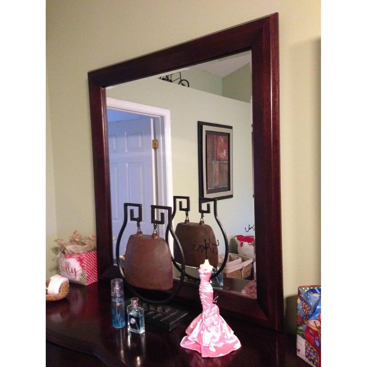 Marlo Furniture Contemporary Sleigh Bedroom Set - image-6