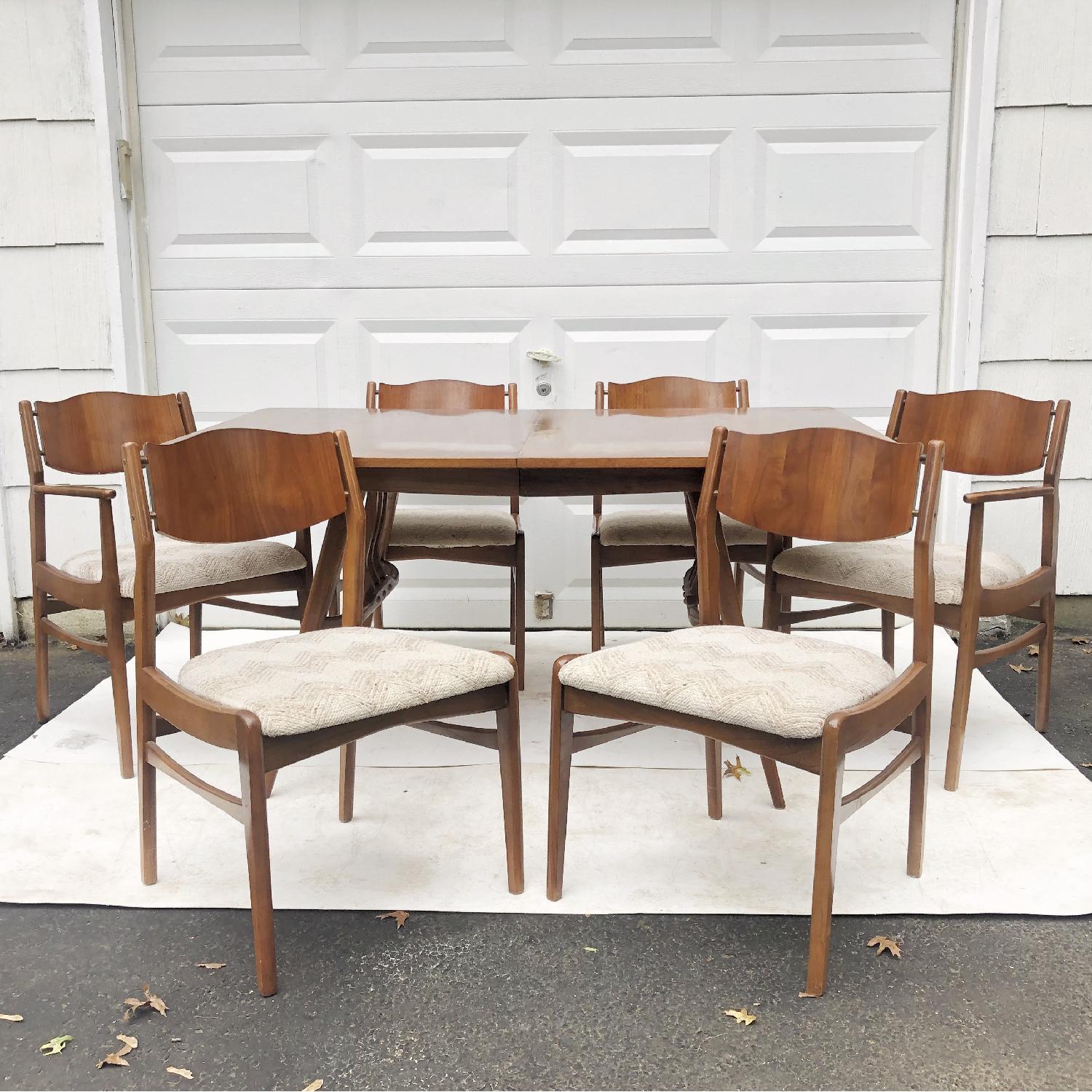 MidCentury Modern Dining Table w/ 6 Dining Chairs AptDeco
