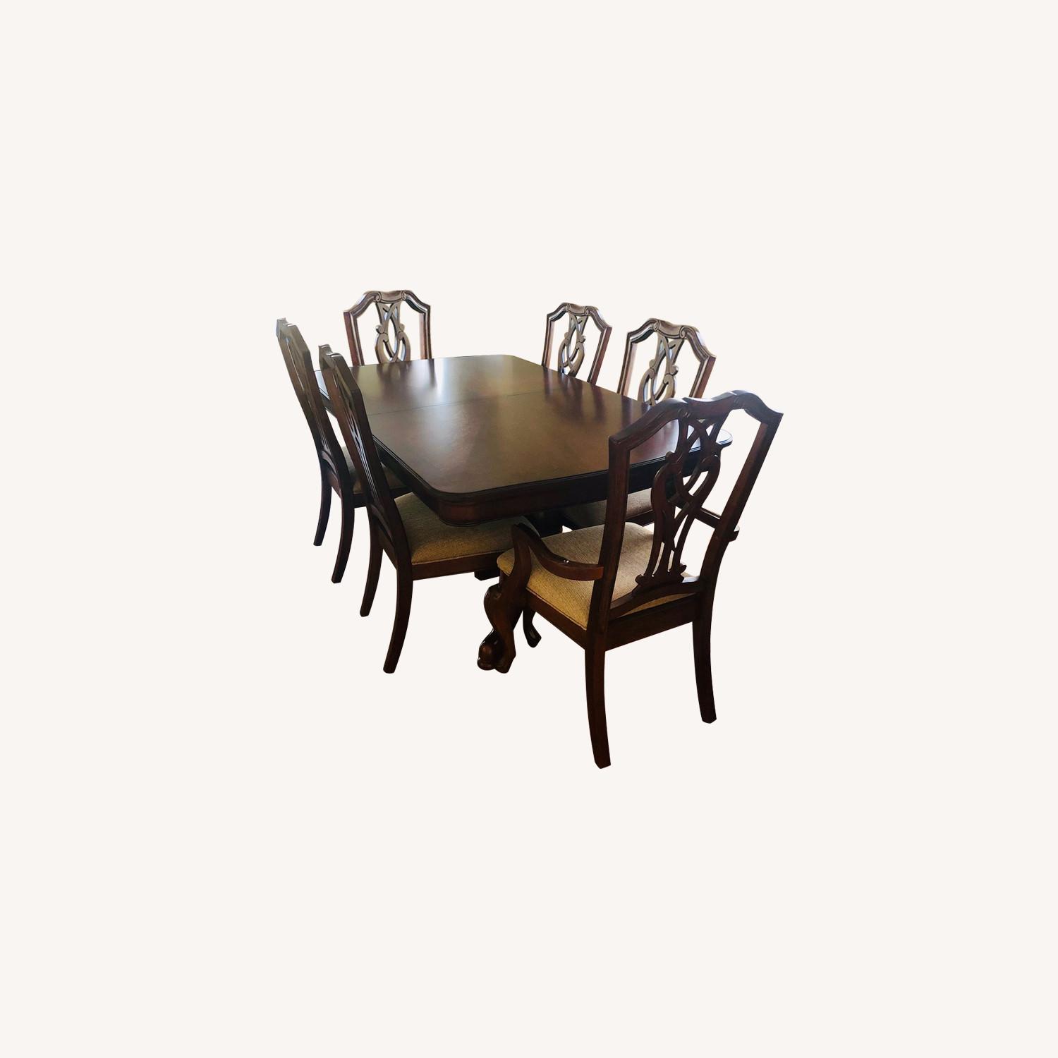 Thomasville Legacy Extendable 7-Piece Dining Set - image-11