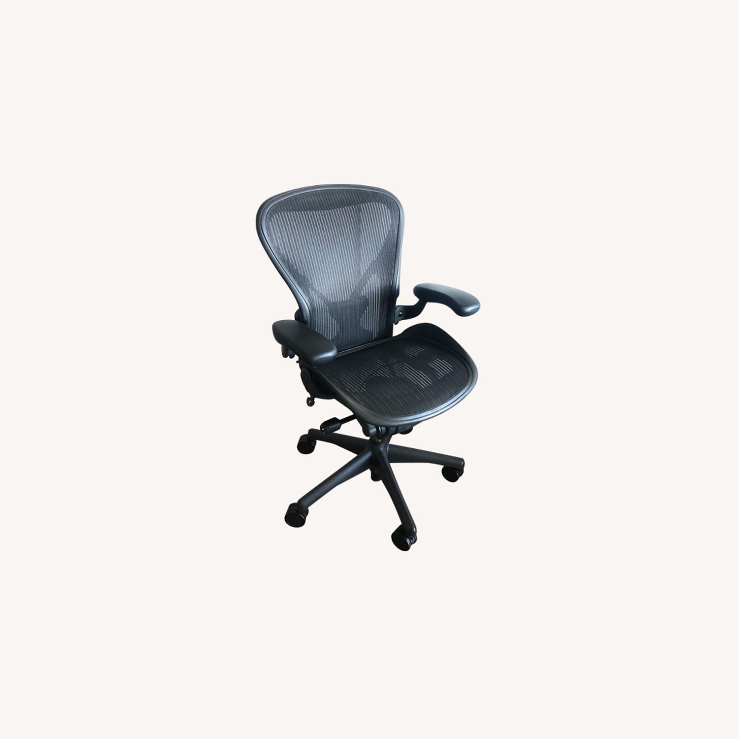 Herman Miller Aeron Chair - image-7