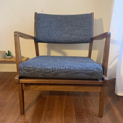 Design Within Reach Jens Risom Lounge Chairs & Ottoman