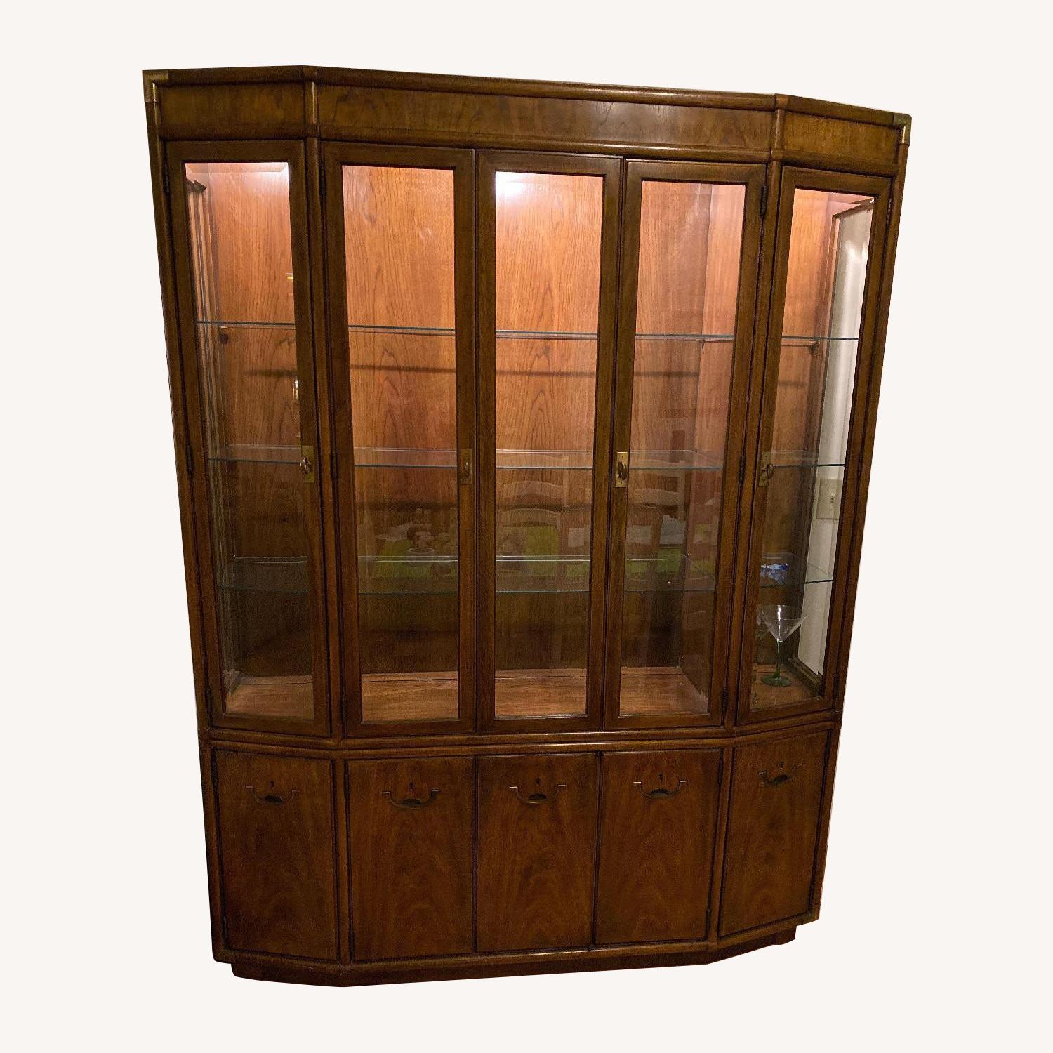 Drexel Heritage Lighted China AptDeco