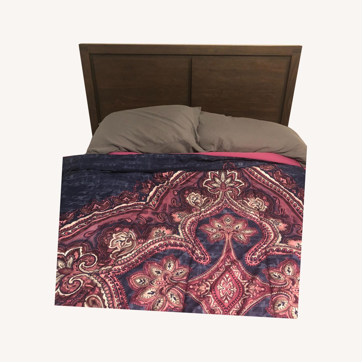 Bob's full size bed AptDeco