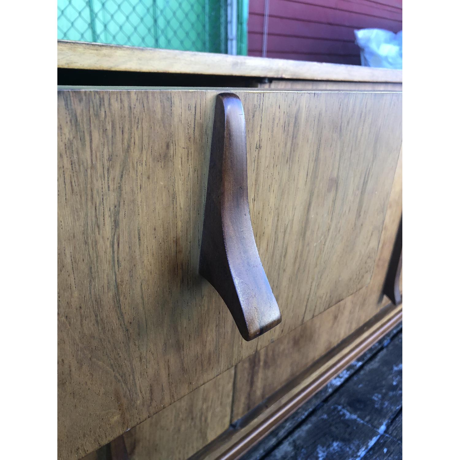 Mid Century Modern 9 Drawer Dresser w/ Rosewood Pulls AptDeco