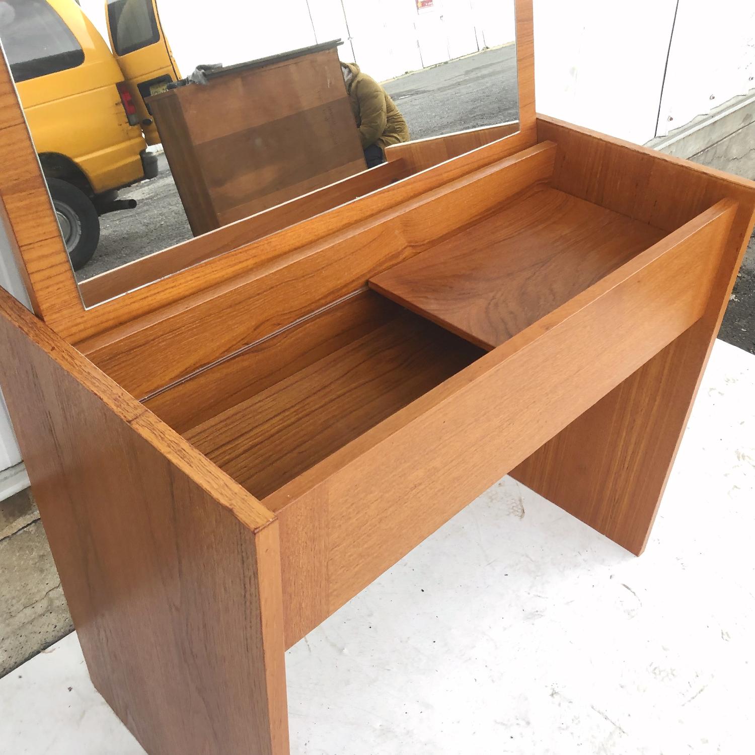 Scandinavian Modern Flip Top Vanity - image-9