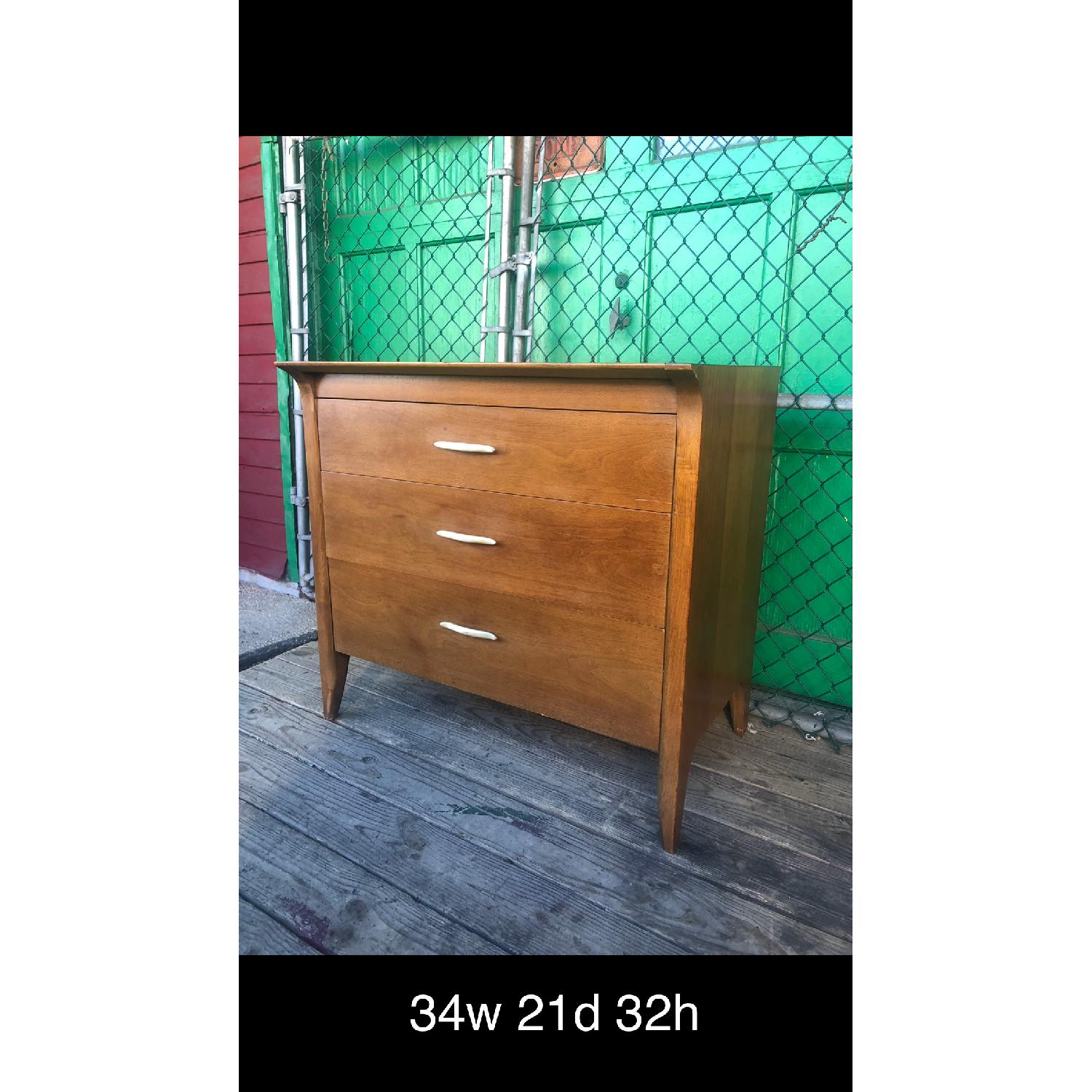 Mid Century Three Drawer Dresser By Drexel Aptdeco