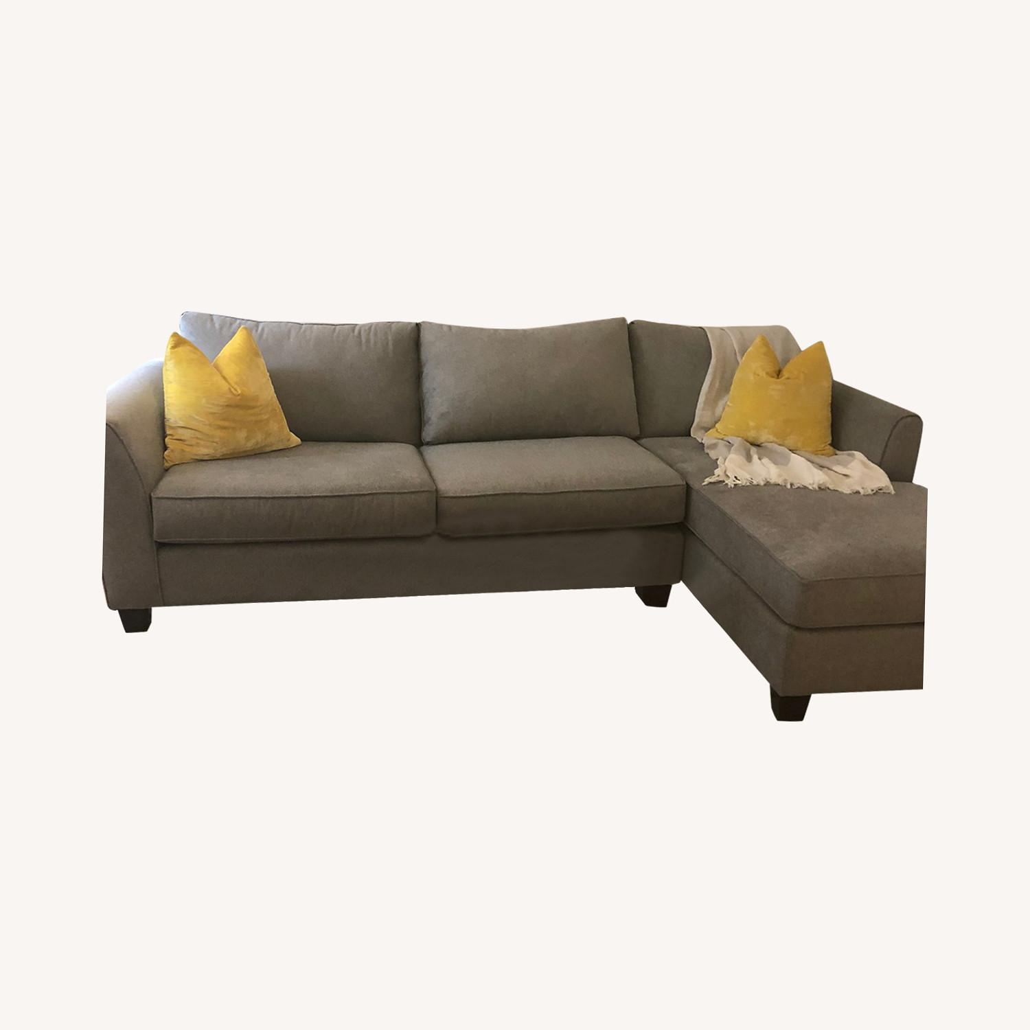 Raymour & Flanigan 2 pc Sectional AptDeco