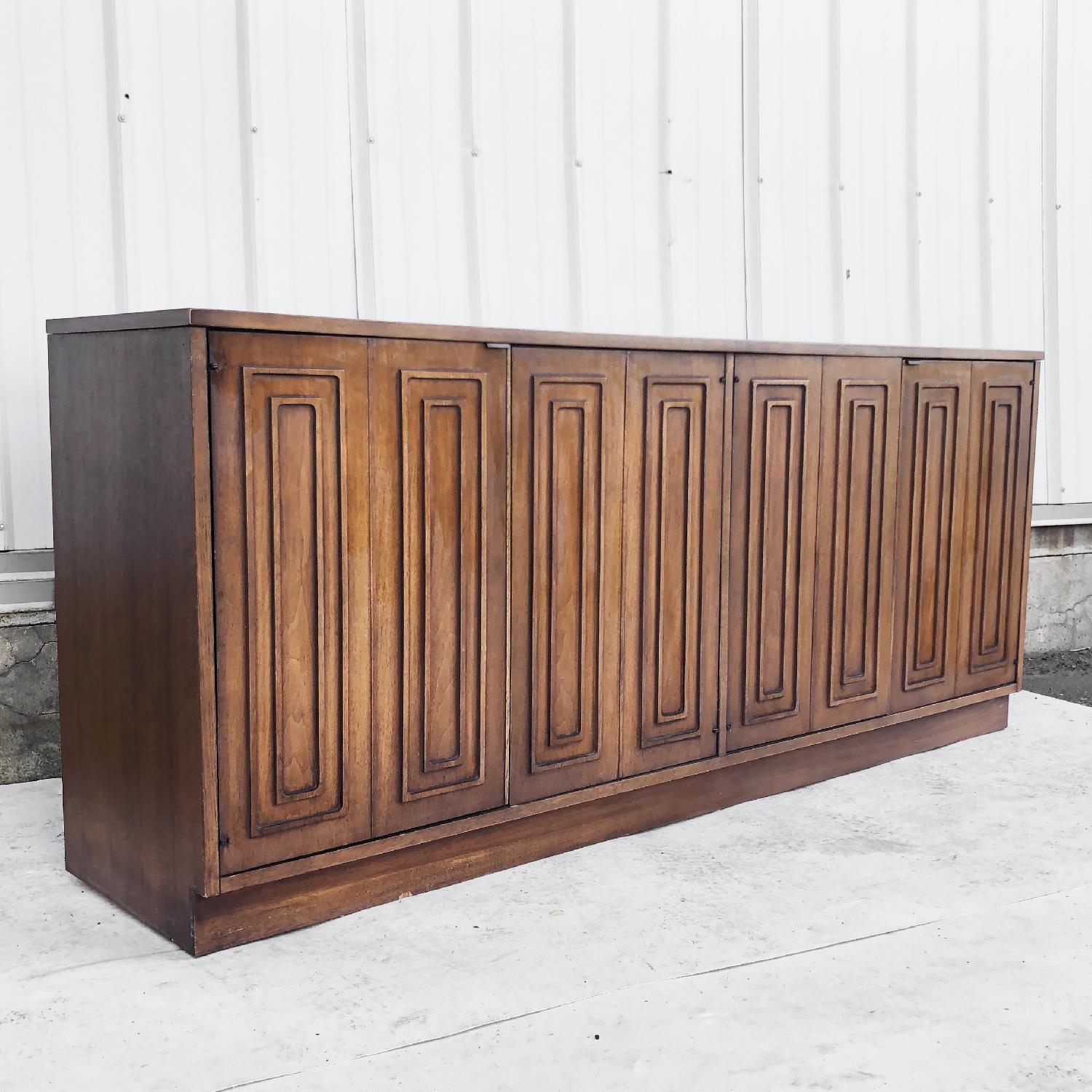 Broyhill Sculptra Mid-Century Modern Two-Piece Breakfront - image-18