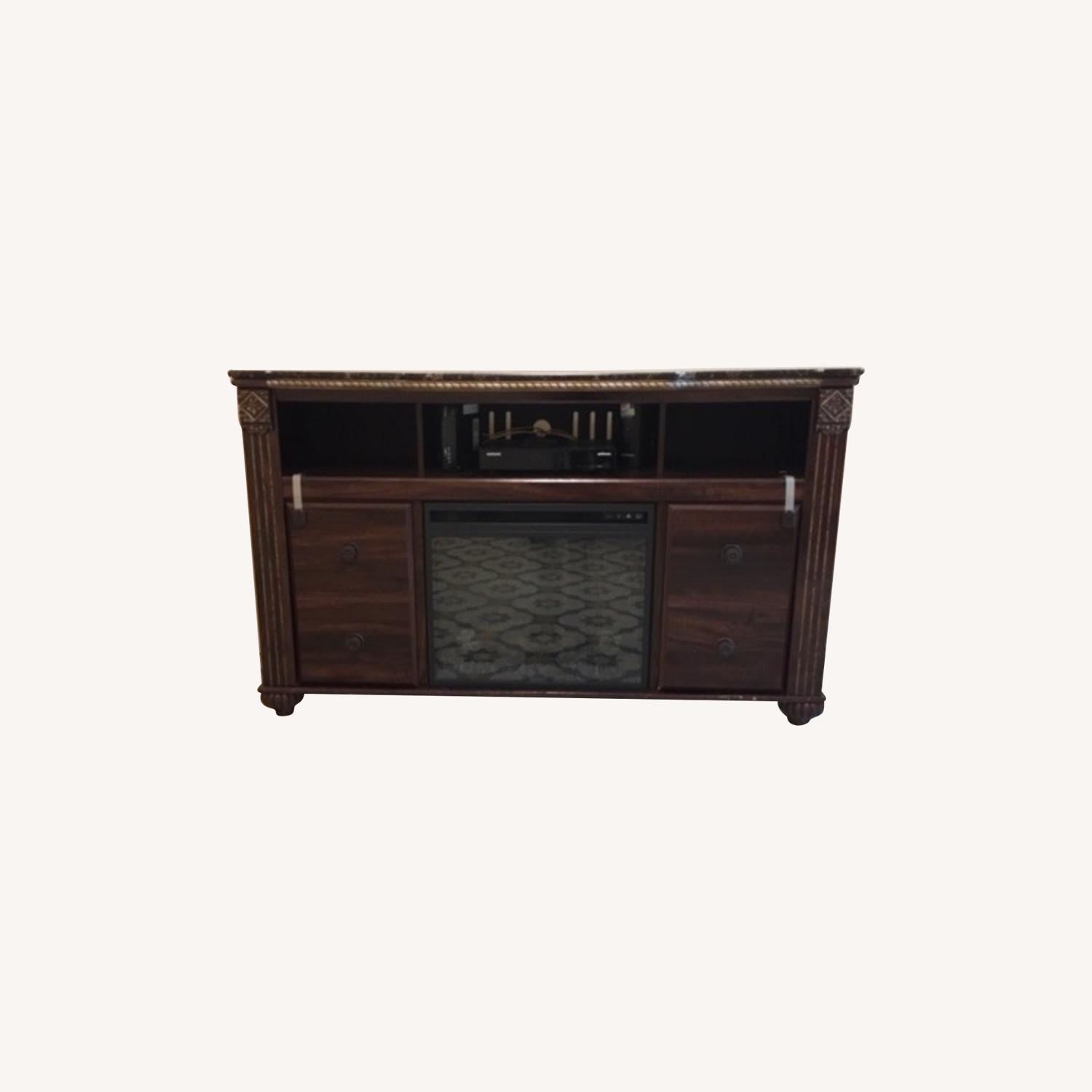 Raymour & FlaniganTV Stand with Electric Fireplace AptDeco