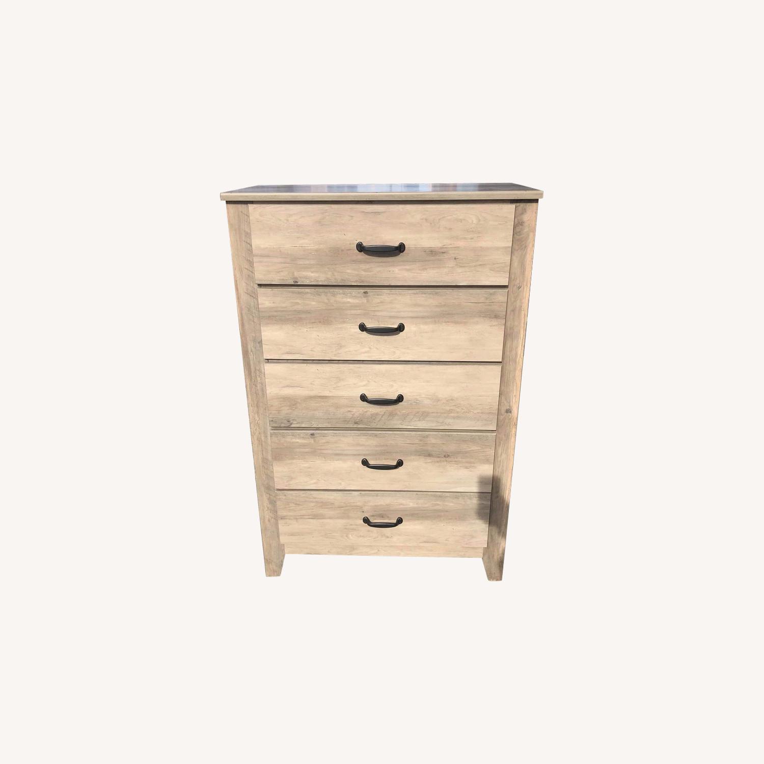Standard Furniture Grey 5 Drawer Dresser - image-0