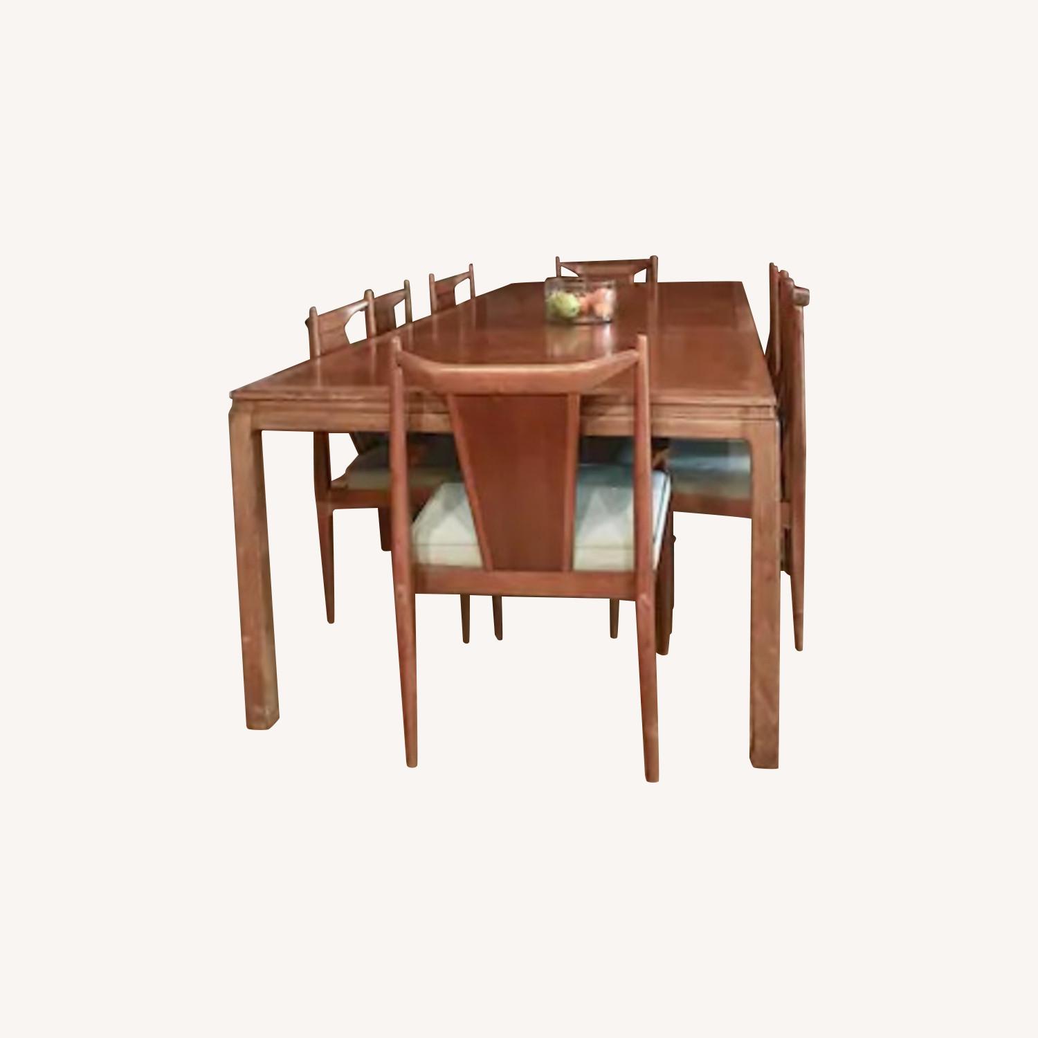 Dinning Table with 2 Leaves and Chairs (8pc set) - AptDeco