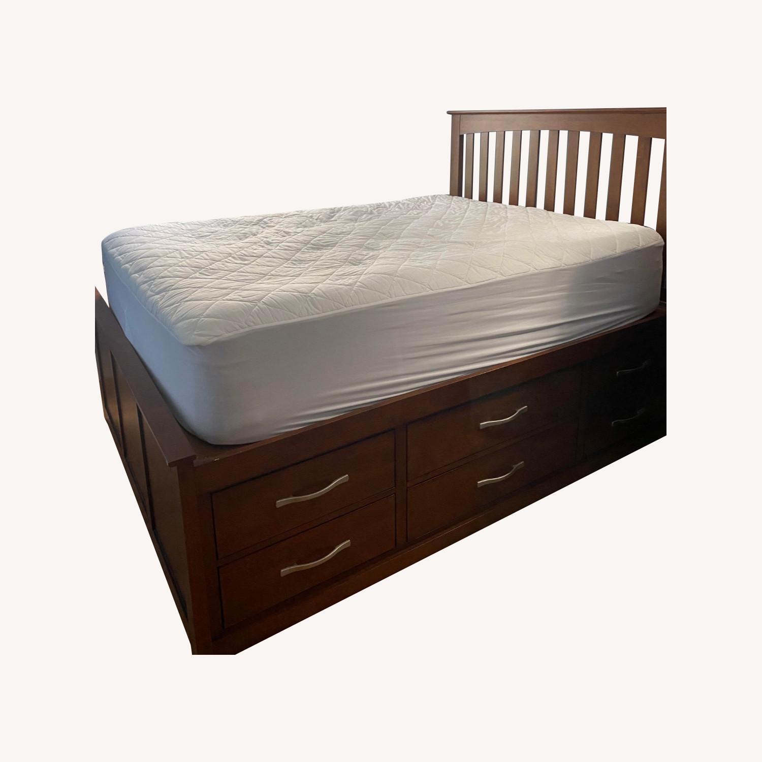 Raymour & Flanigan Queen Sized Platform Bed AptDeco