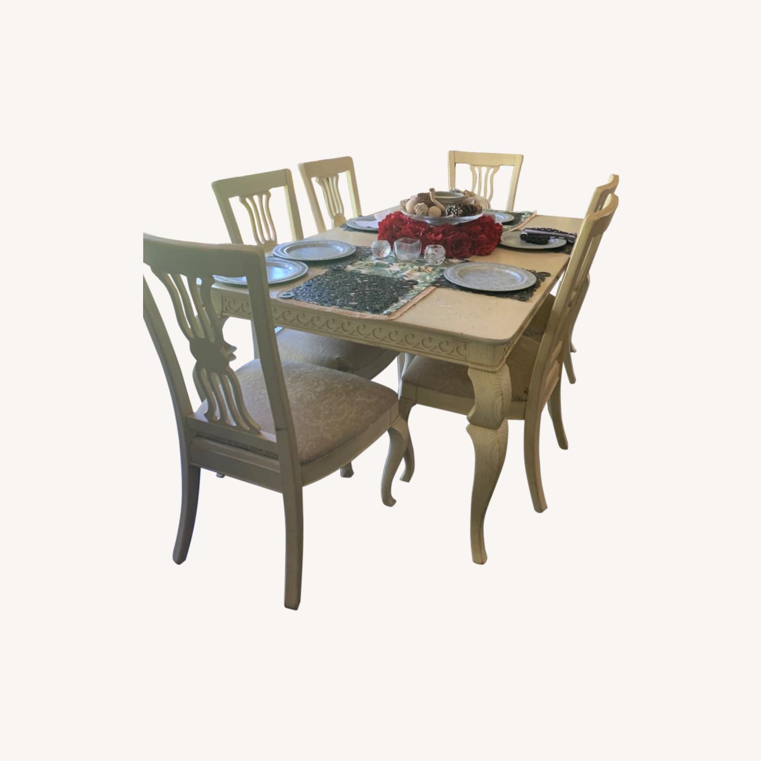 Thomasville Dining set (Table & 6 chairs) - image-0