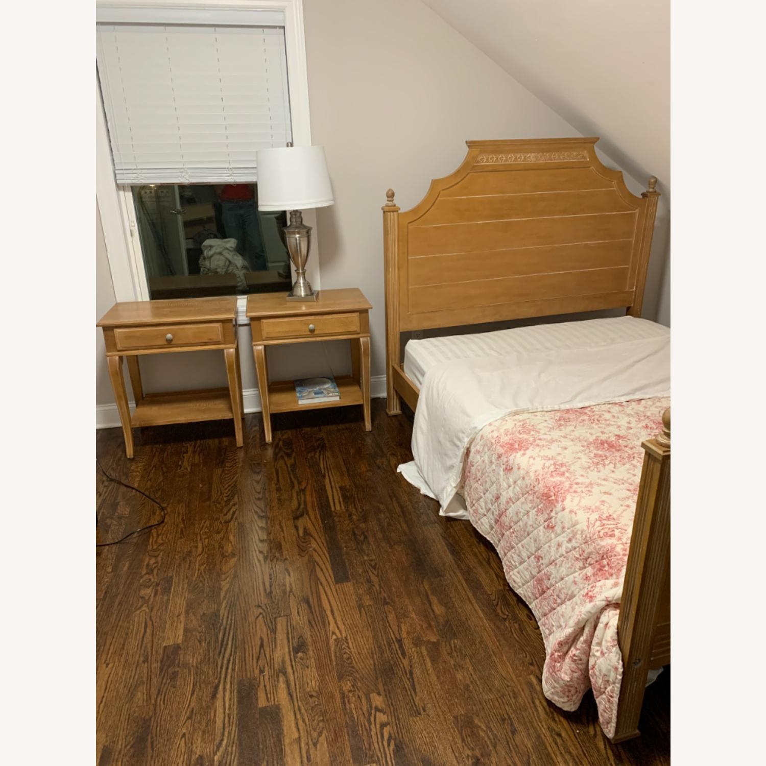 Bedframe Ethan Allen Swedish Home Collection - image-1