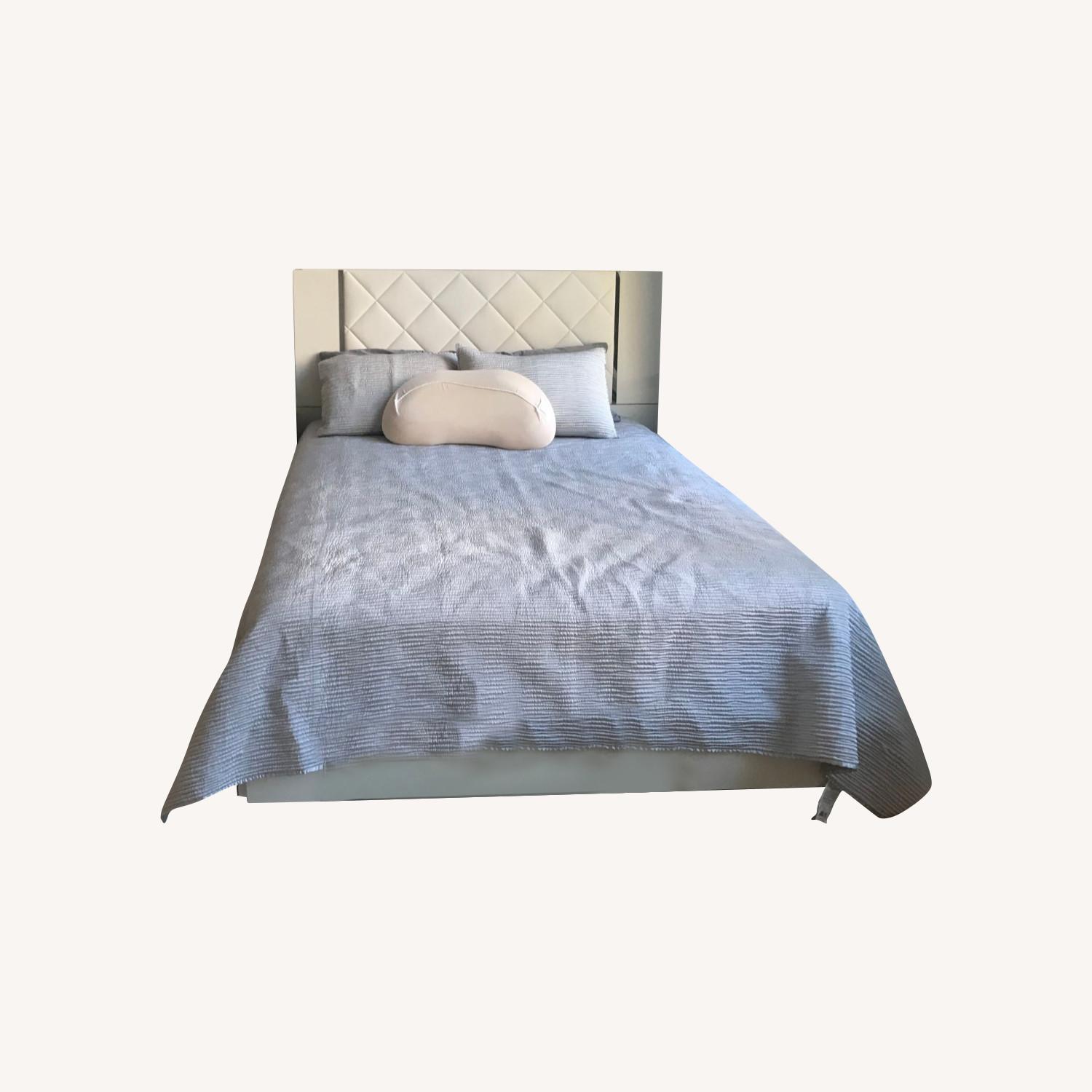 J&M Furniture White Modern Queen Bed AptDeco