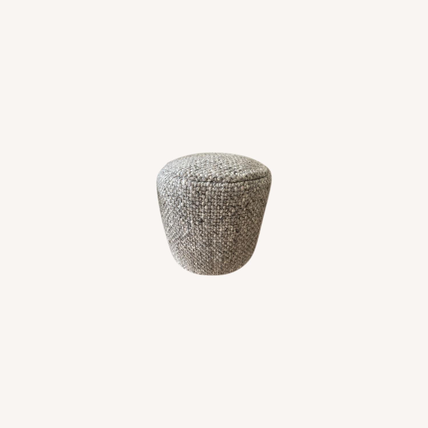 Article Gray Pouf - image-0