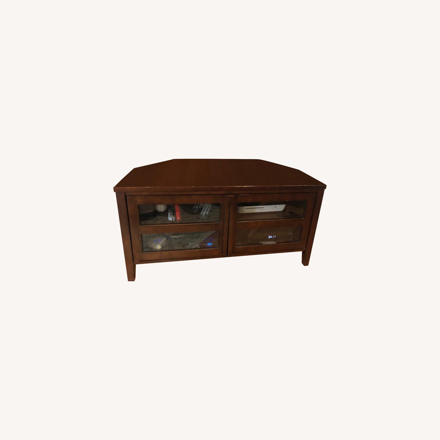 Raymour & Flanigan Corner Mahogany TV Stand AptDeco