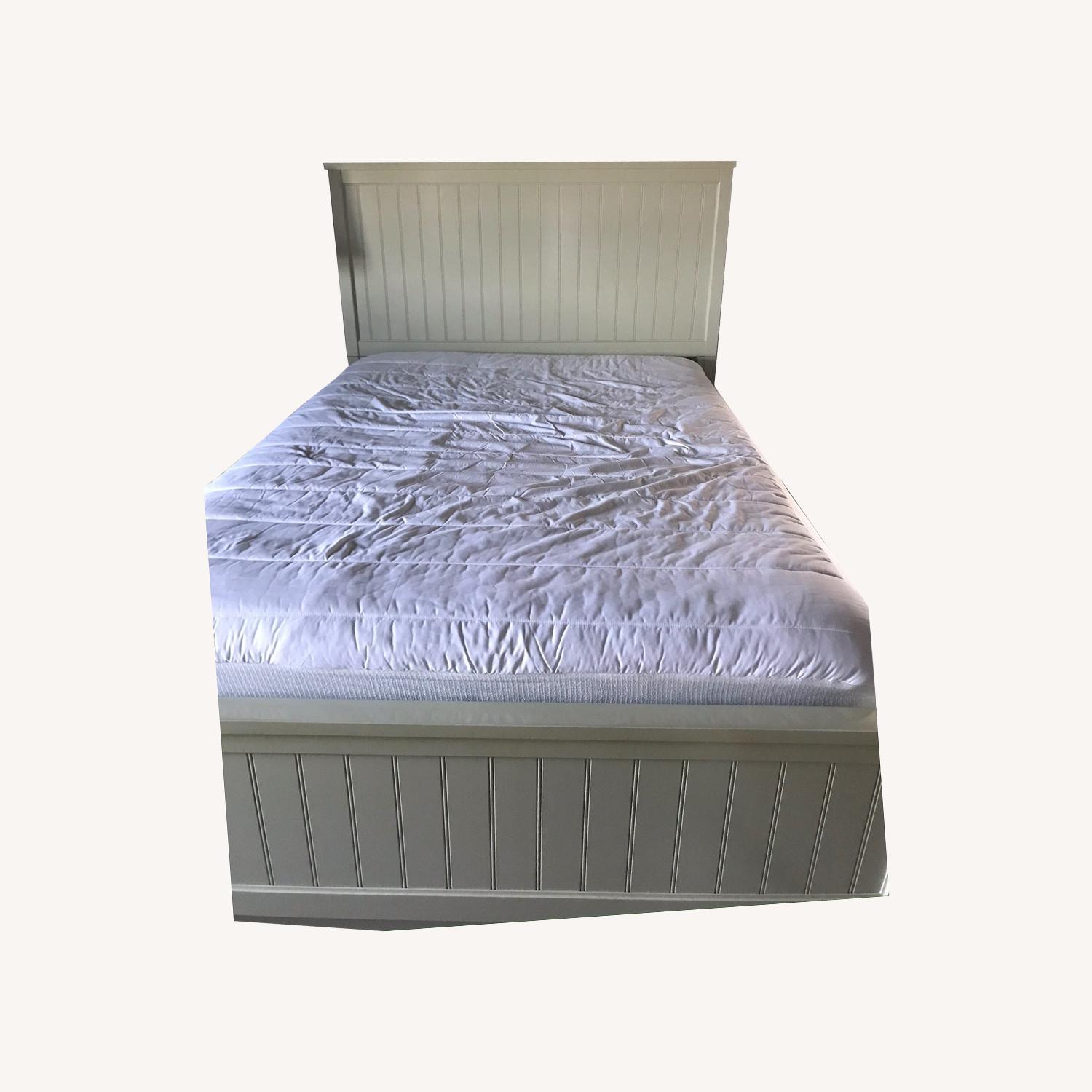 Pottery Barn Full bed with twin trundle - image-0