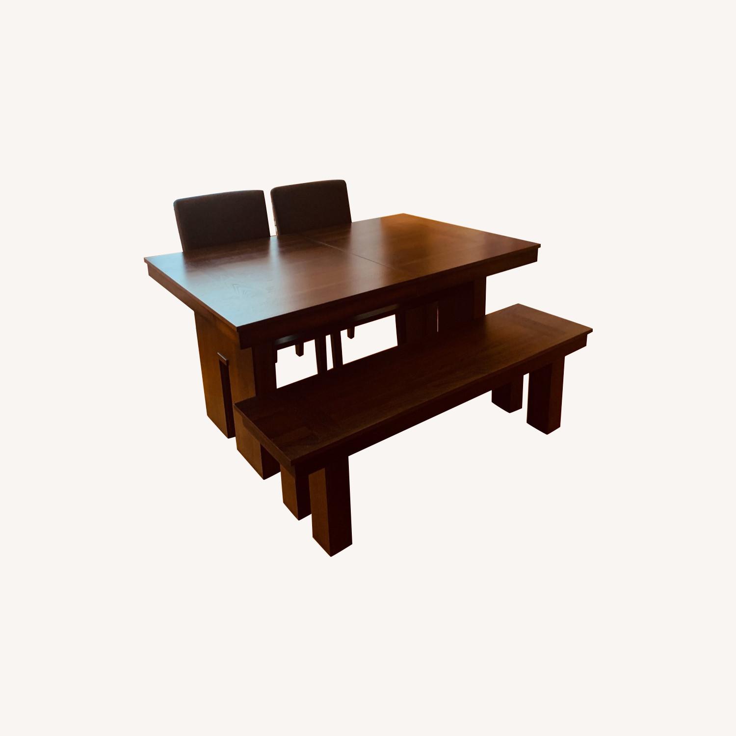 Raymour & Flanigan Dining Set AptDeco