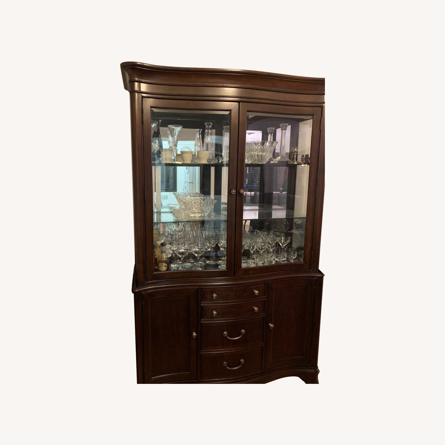 Raymour & Flanigan China with Lighting AptDeco