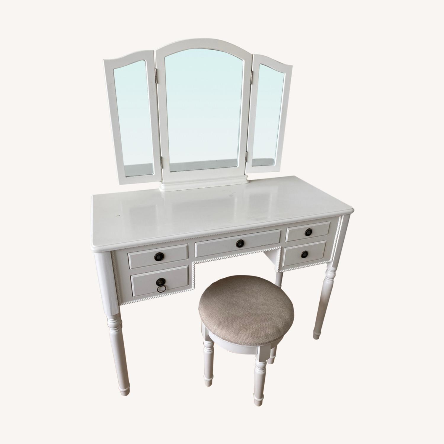 Vanity Table with Mirrors and stool AptDeco