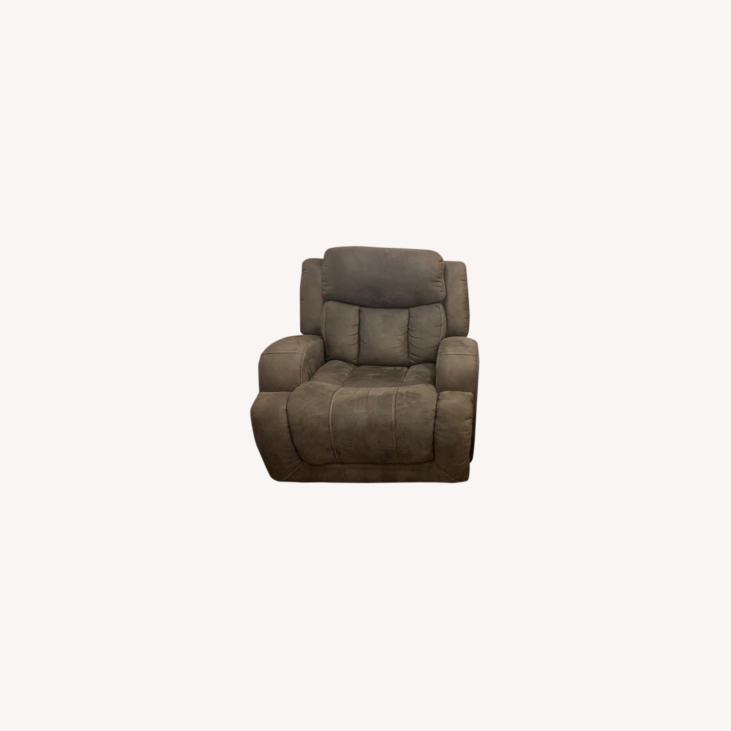 Jennifer Convertibles Power Recliner Chairs AptDeco