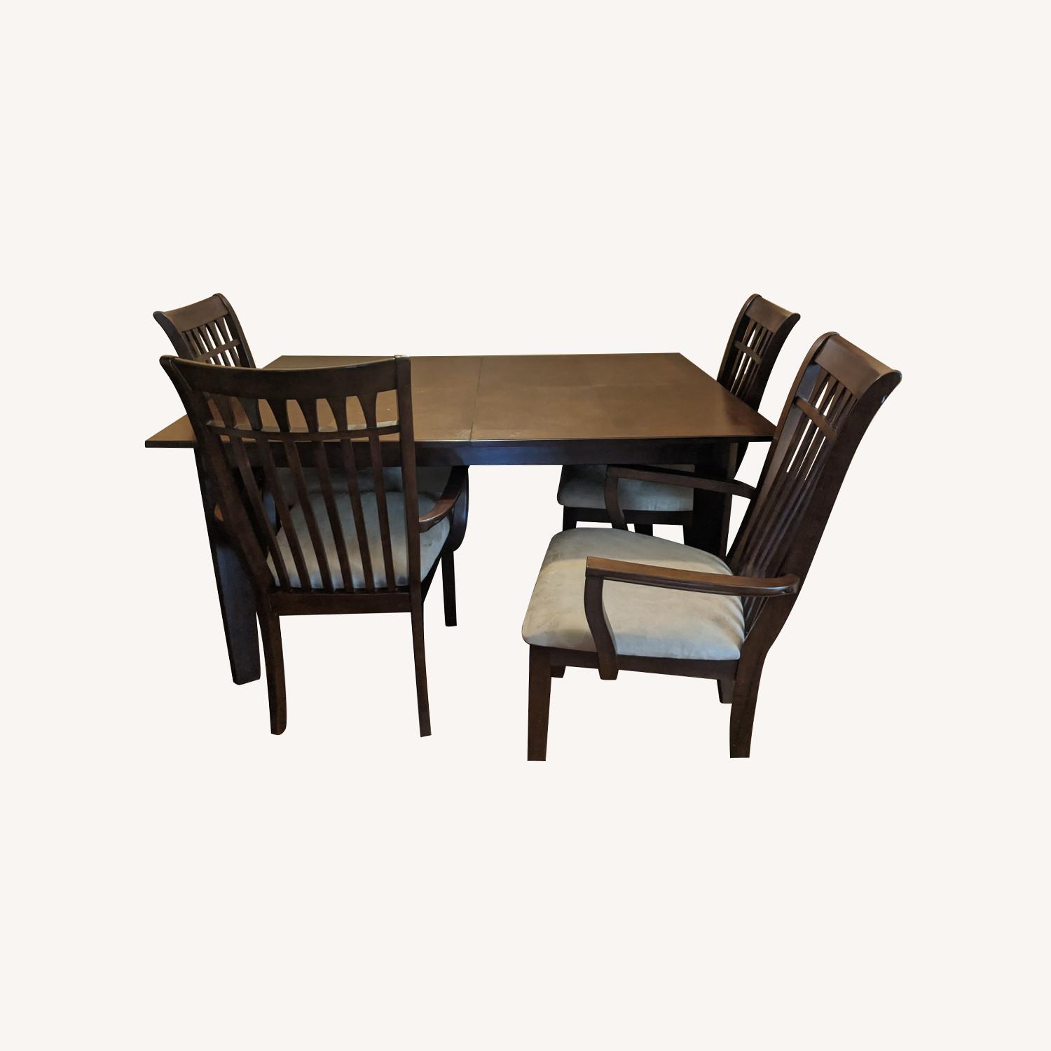 Bob's Discount Furniture Dining Room Set AptDeco