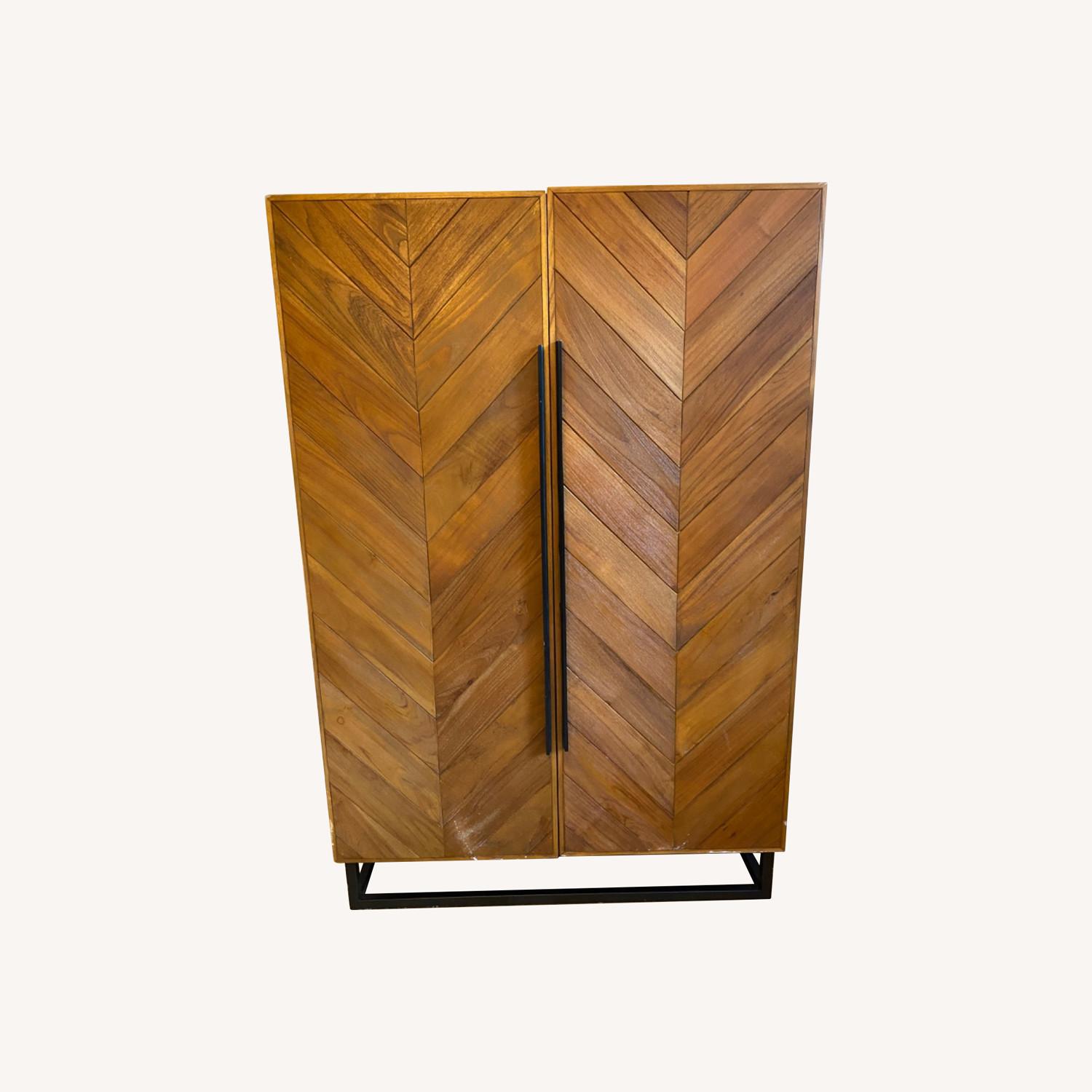 Crate & Barrel Estilo AptDeco