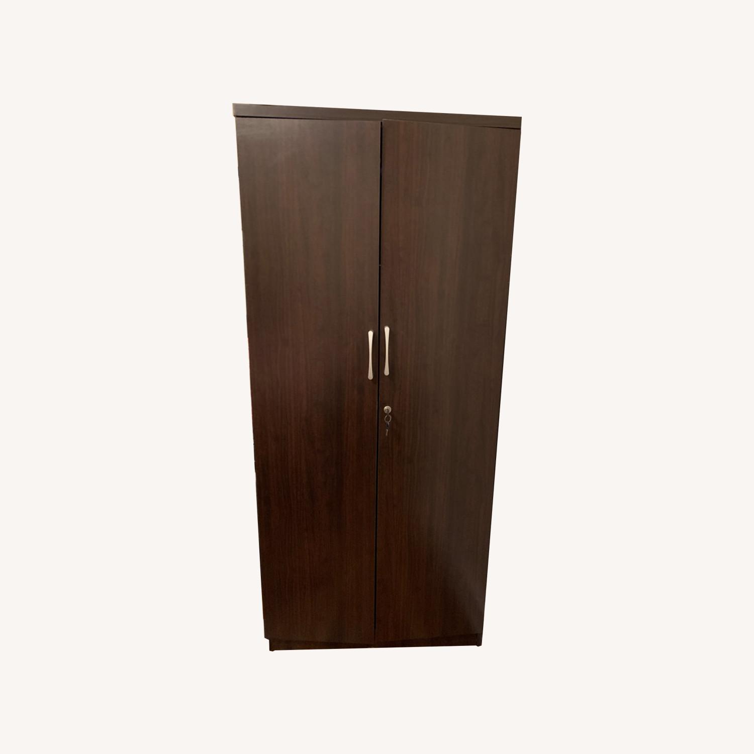 Wardrobe with Adjustable Shelves AptDeco