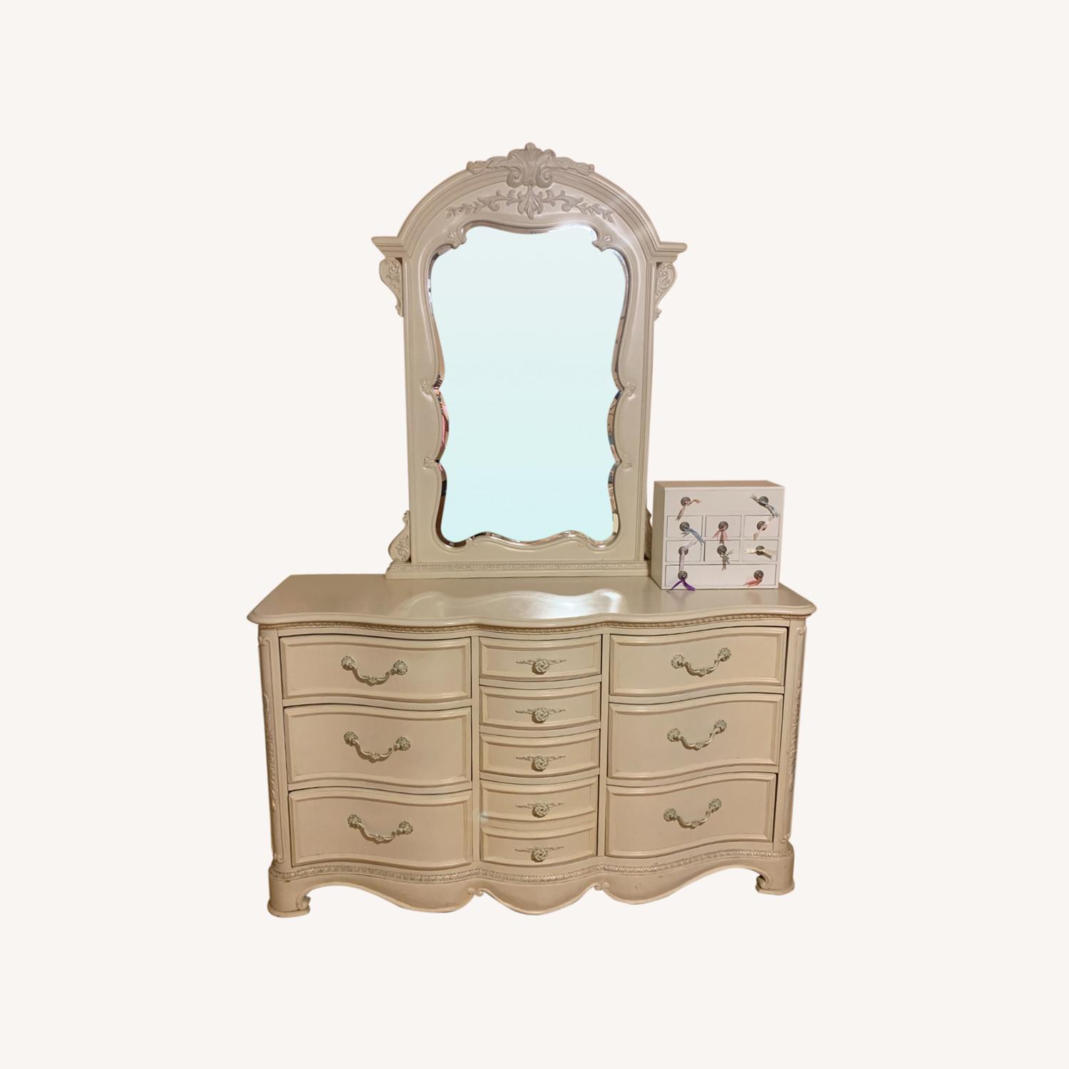 Jessica McClintock 10 Drawer w Mirror - AptDeco