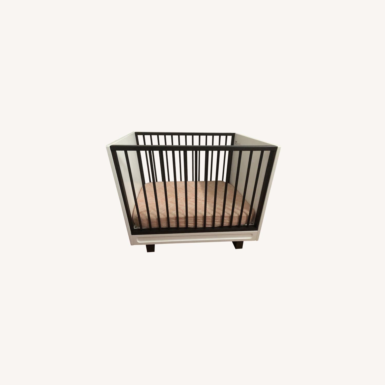 West Elm X Pbk MidCentury MiniCrib 2 Tone AptDeco