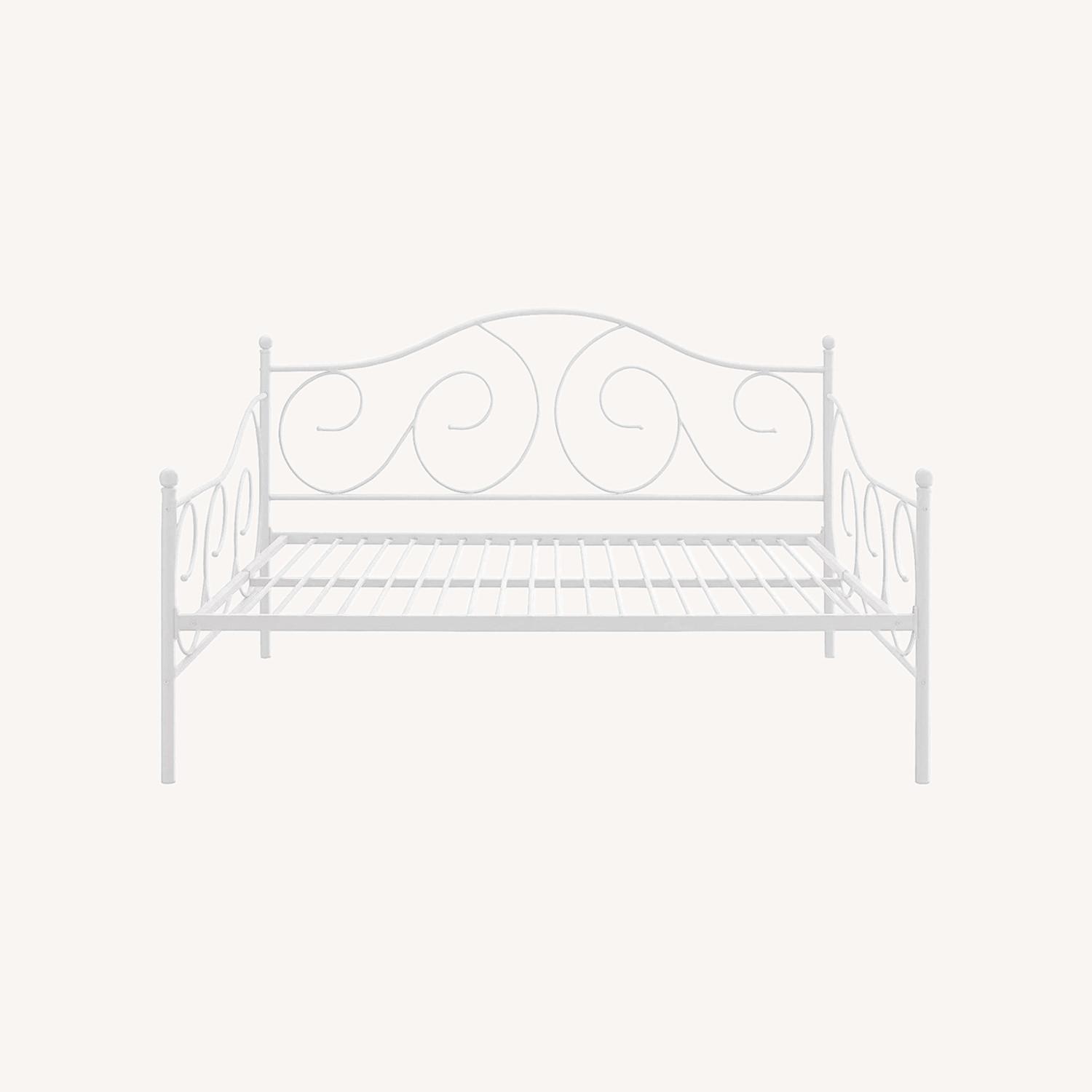 DHP Victoria Daybed Full Size Metal Frame White AptDeco