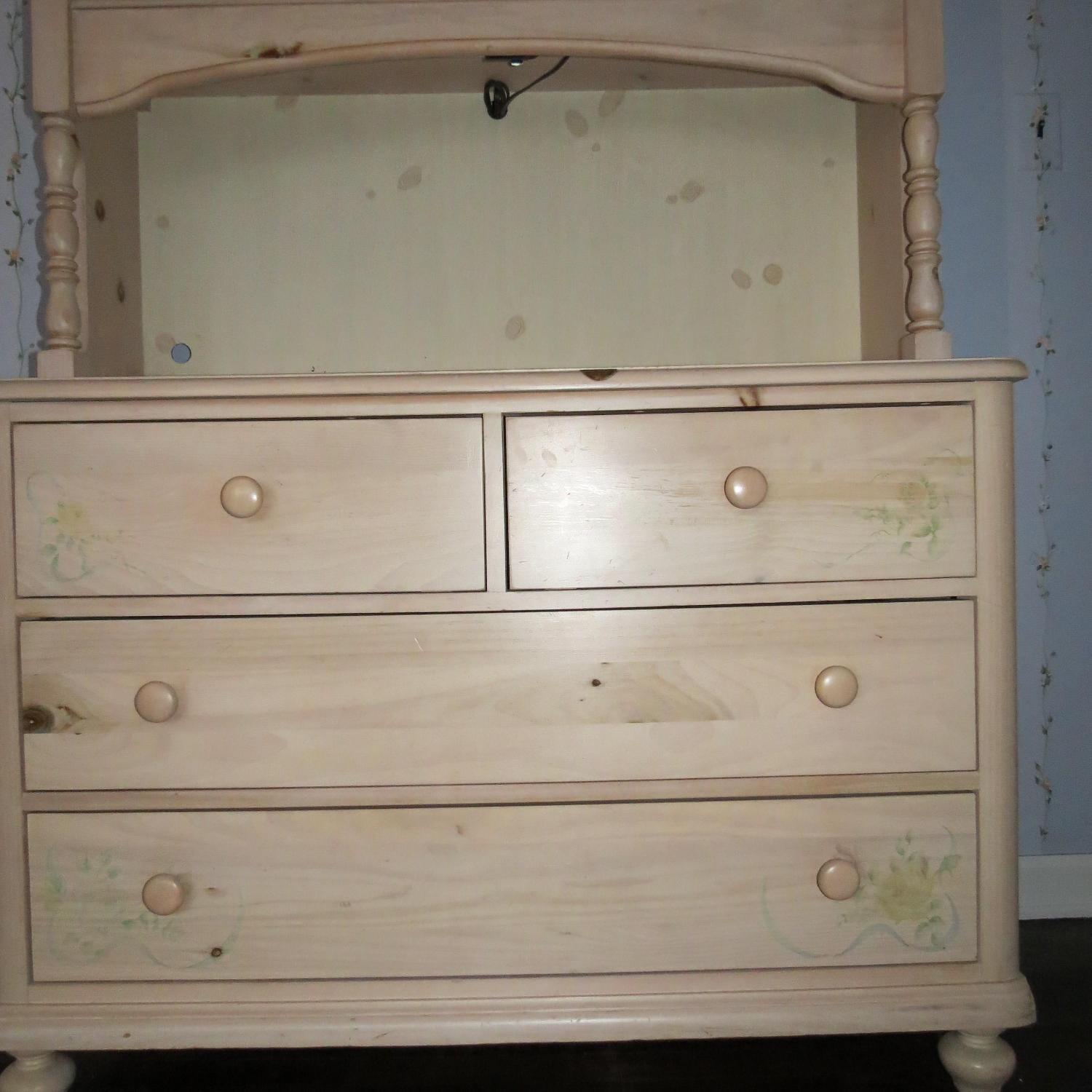 Thomasville Four Drawer Chest w/ Attachable Hutch & Two Shelves - image-5