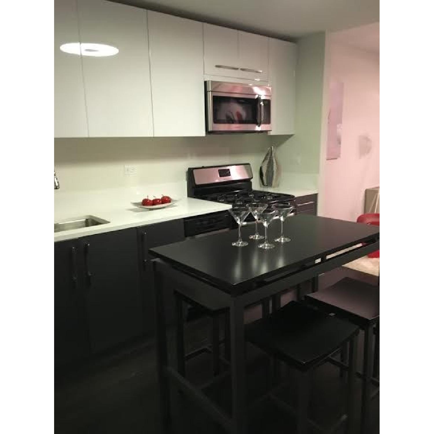 Counter Height Table w/ 4 Bar Stools - image-4