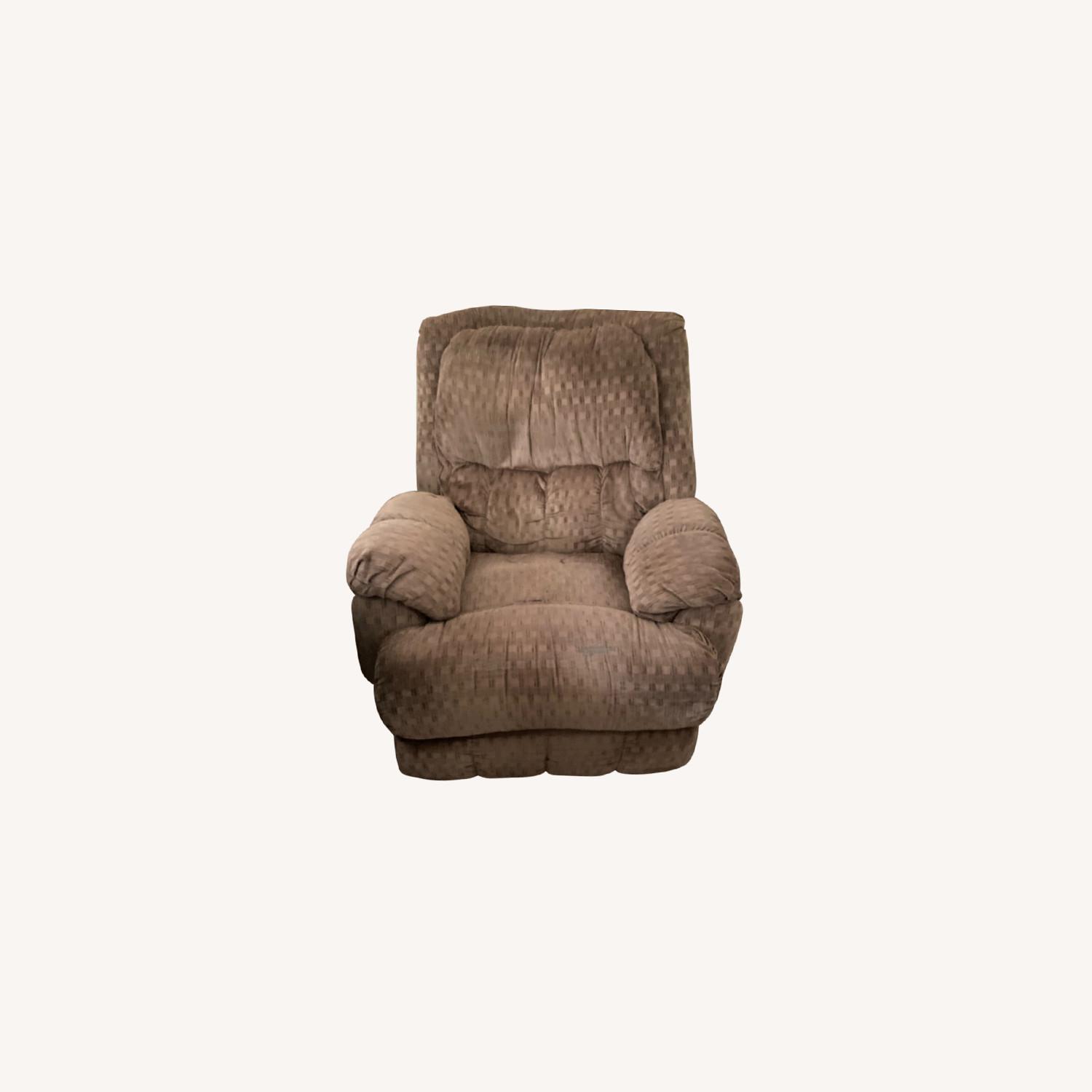 Bob's Discount Furniture Reclining Lounge Chair AptDeco