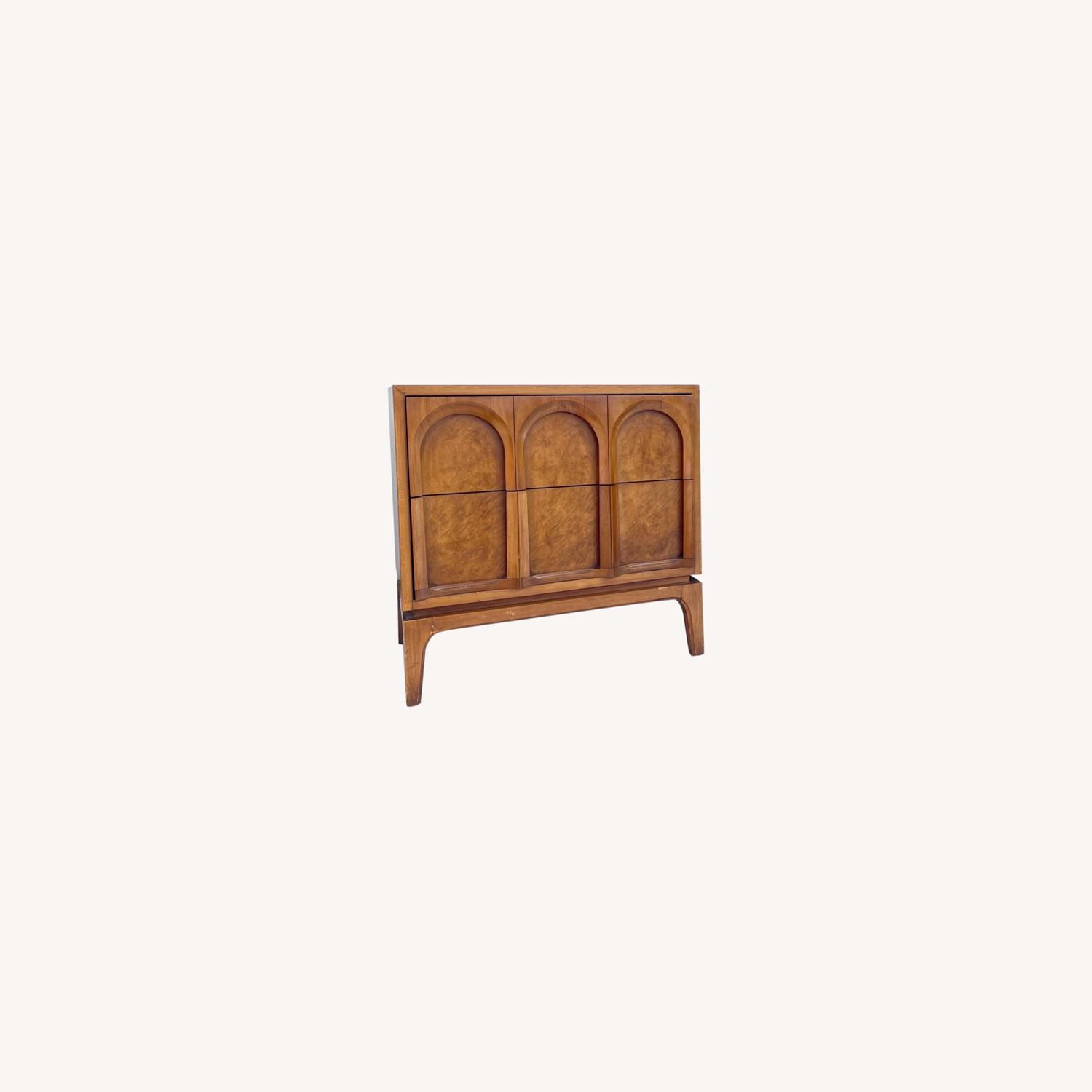 Pair Mid-Century Nightstands by Thomasville - image-0