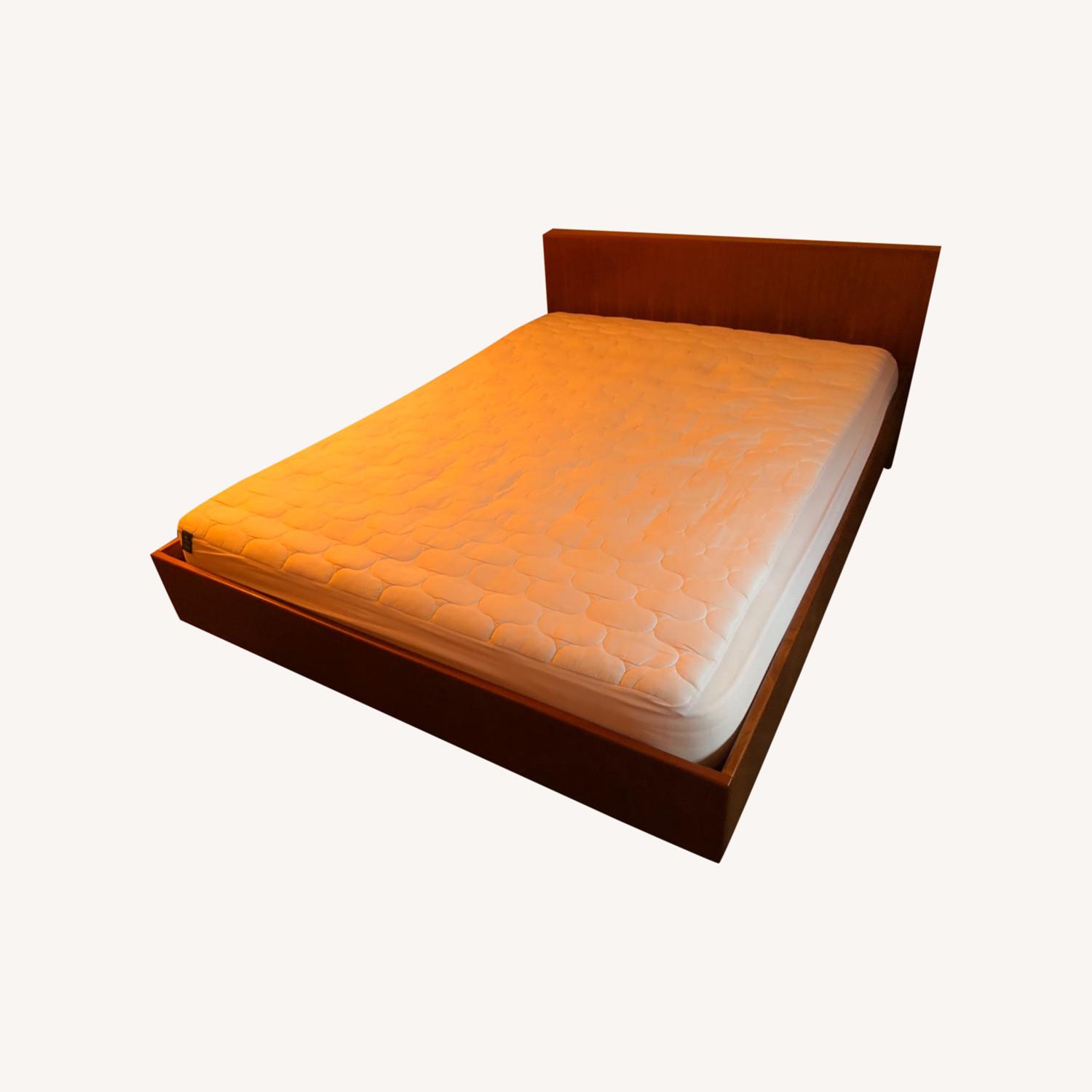 Queen size Townhouse Leather Sleigh Bed - image-0
