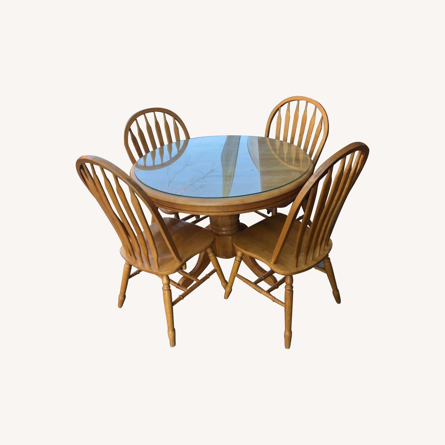 Extendable Dining Table w/ 4 Chairs & Glass Cover AptDeco