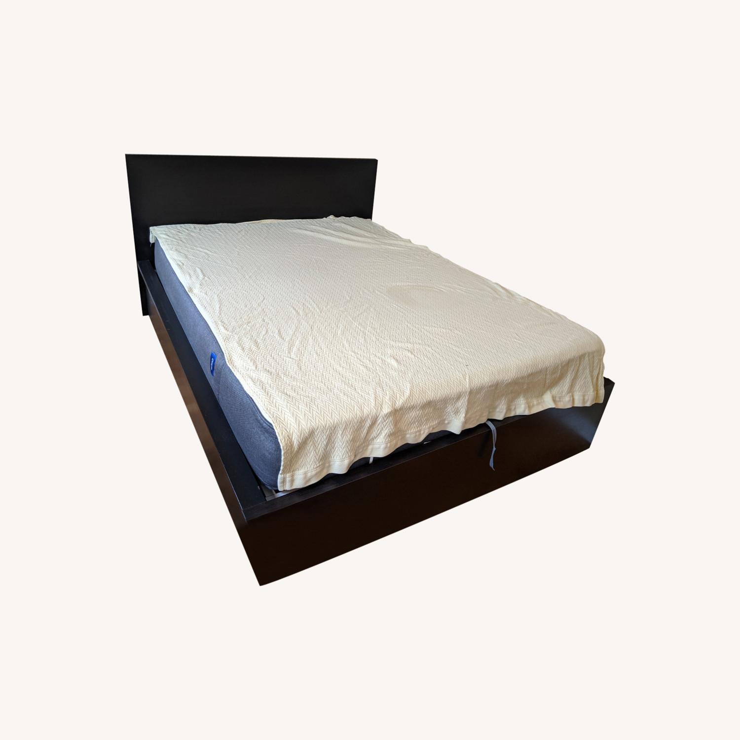 Black Queen Hydraulic Storage Bed AptDeco