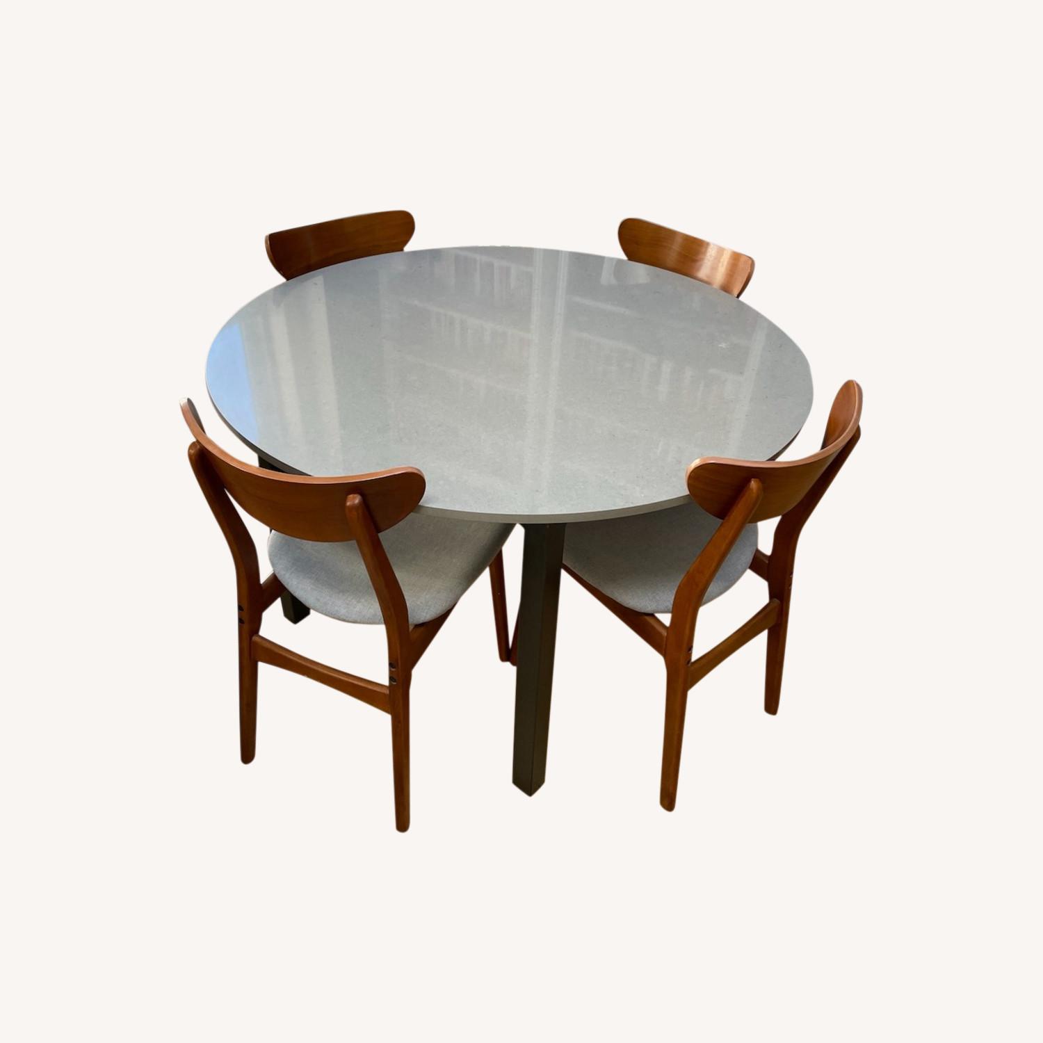 Room & Board Round Parsons Table AptDeco