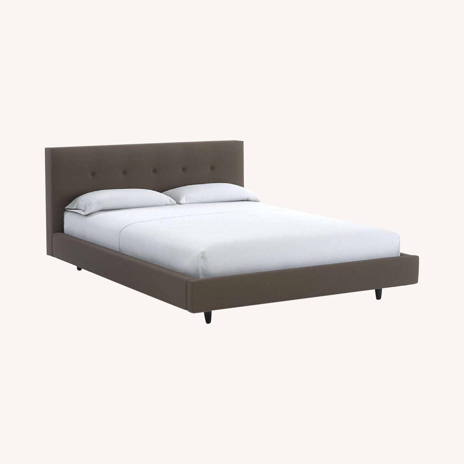 Crate Barrel Queen Size Tate Bed AptDeco Crate Barrel Queen Size Tate Bed AptDeco