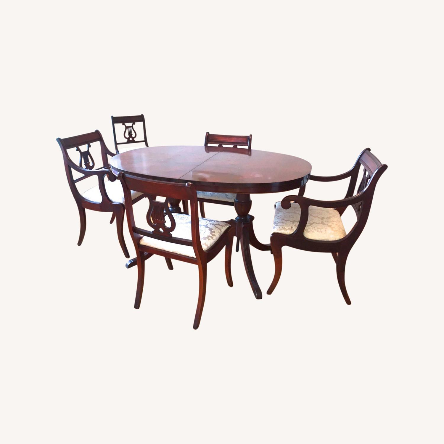 Oval Mahogany Dining Table w/6 Chairs AptDeco