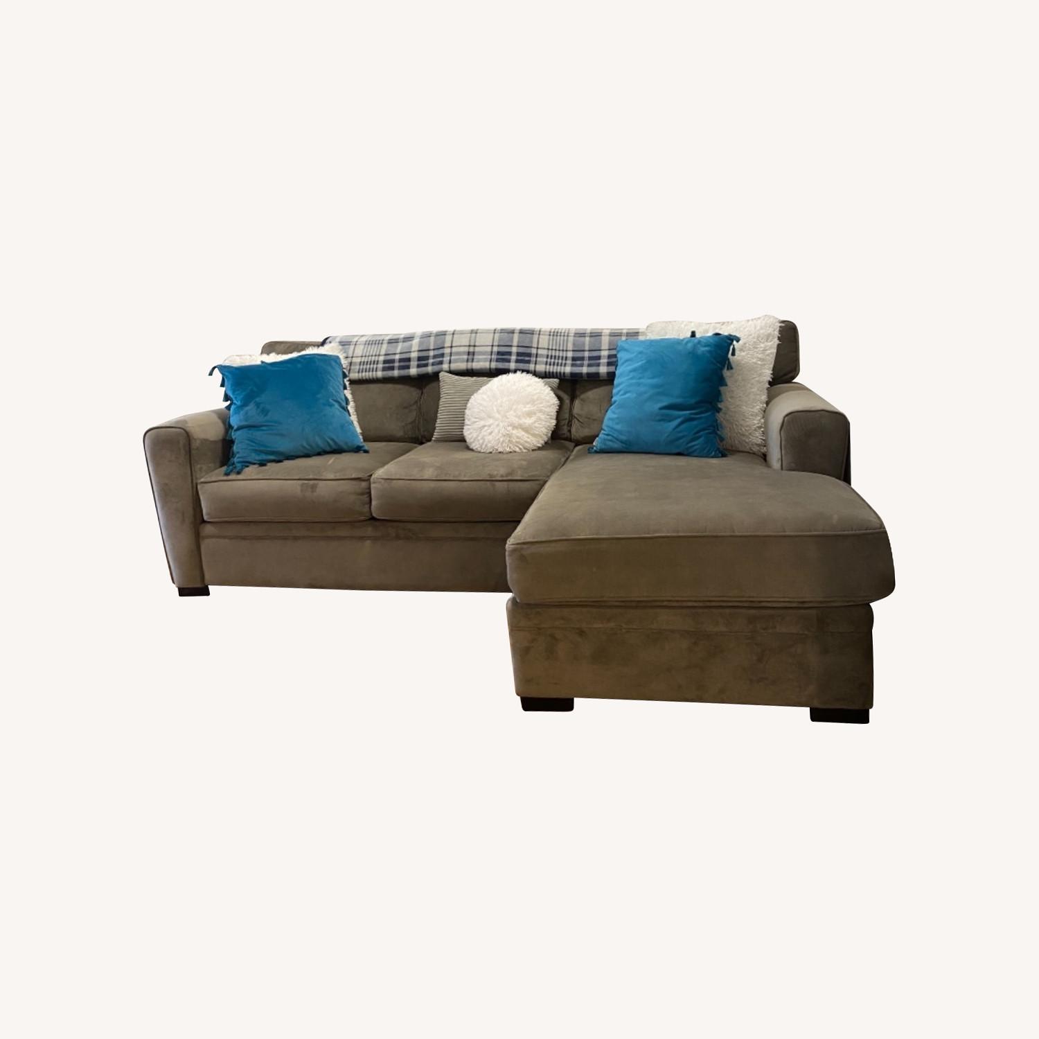 Raymour & Flanigan Artemis II Piece Grey Sectional - AptDeco