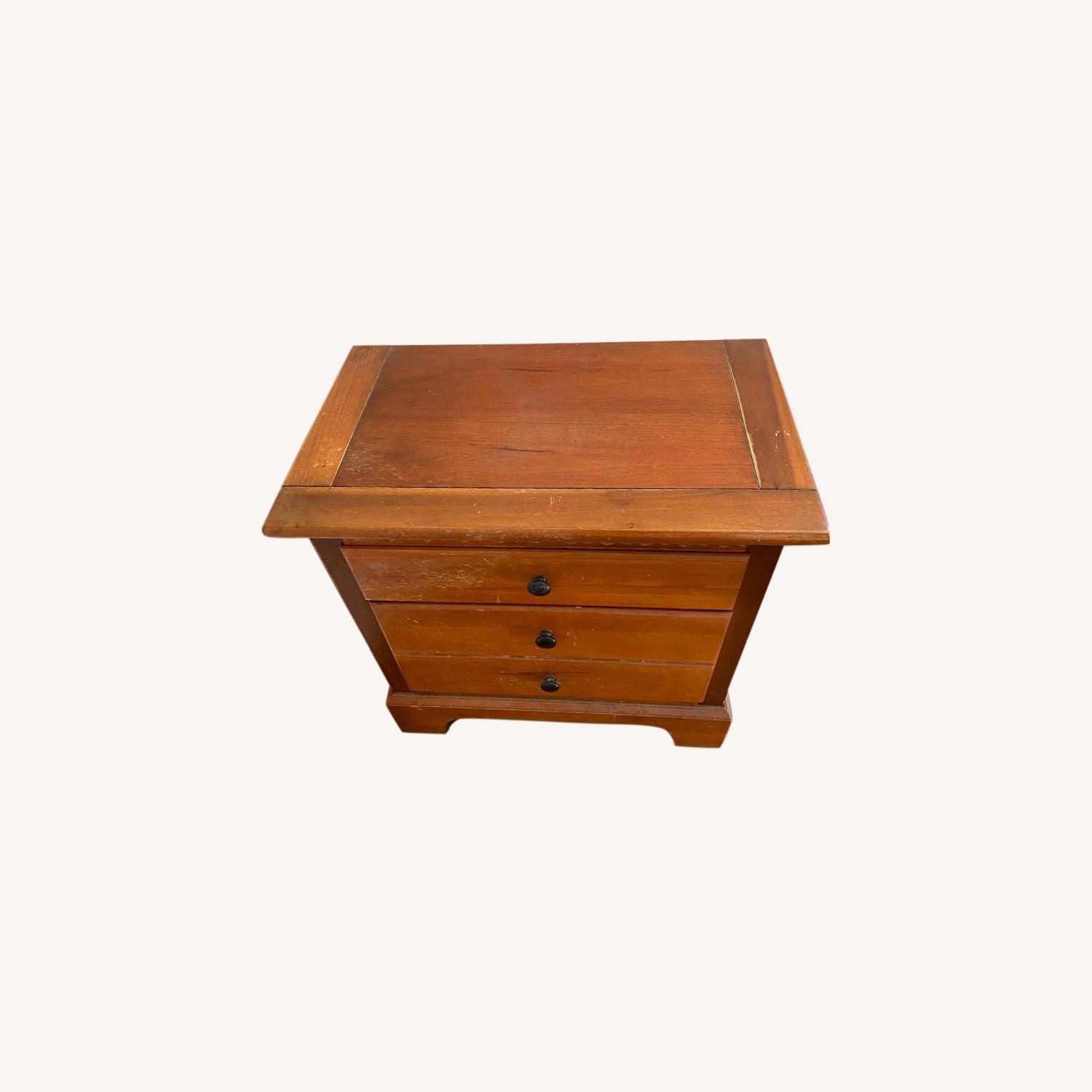 Nightstand - image-0