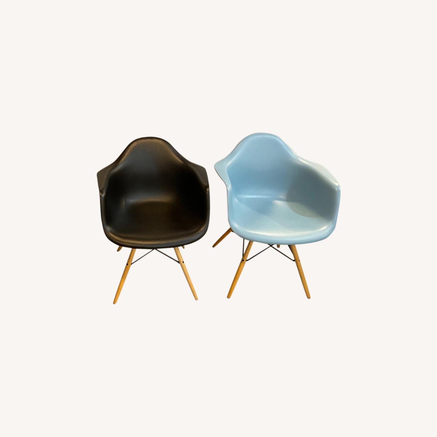 Herman Miller Eames Molded Plastic Chair - image-0