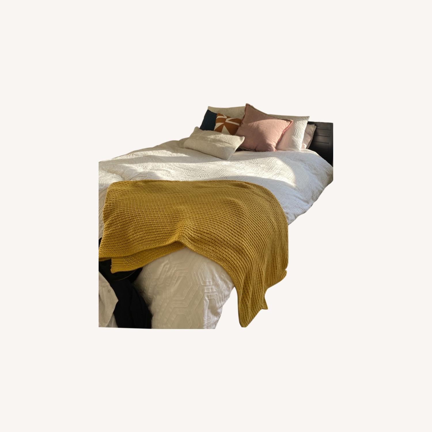 Solid Wood Slat Platform Queen Bed - image-0