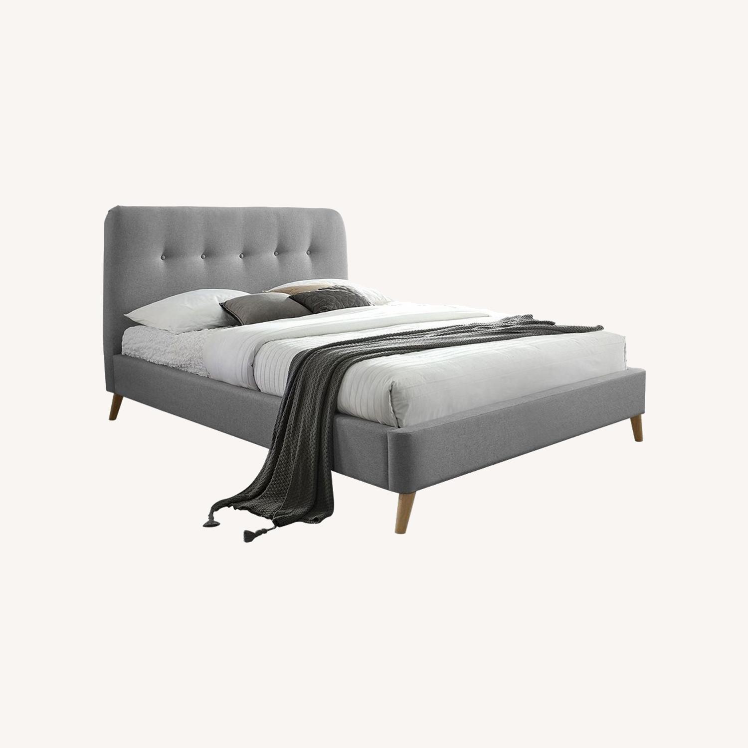 King Size Bed - image-0