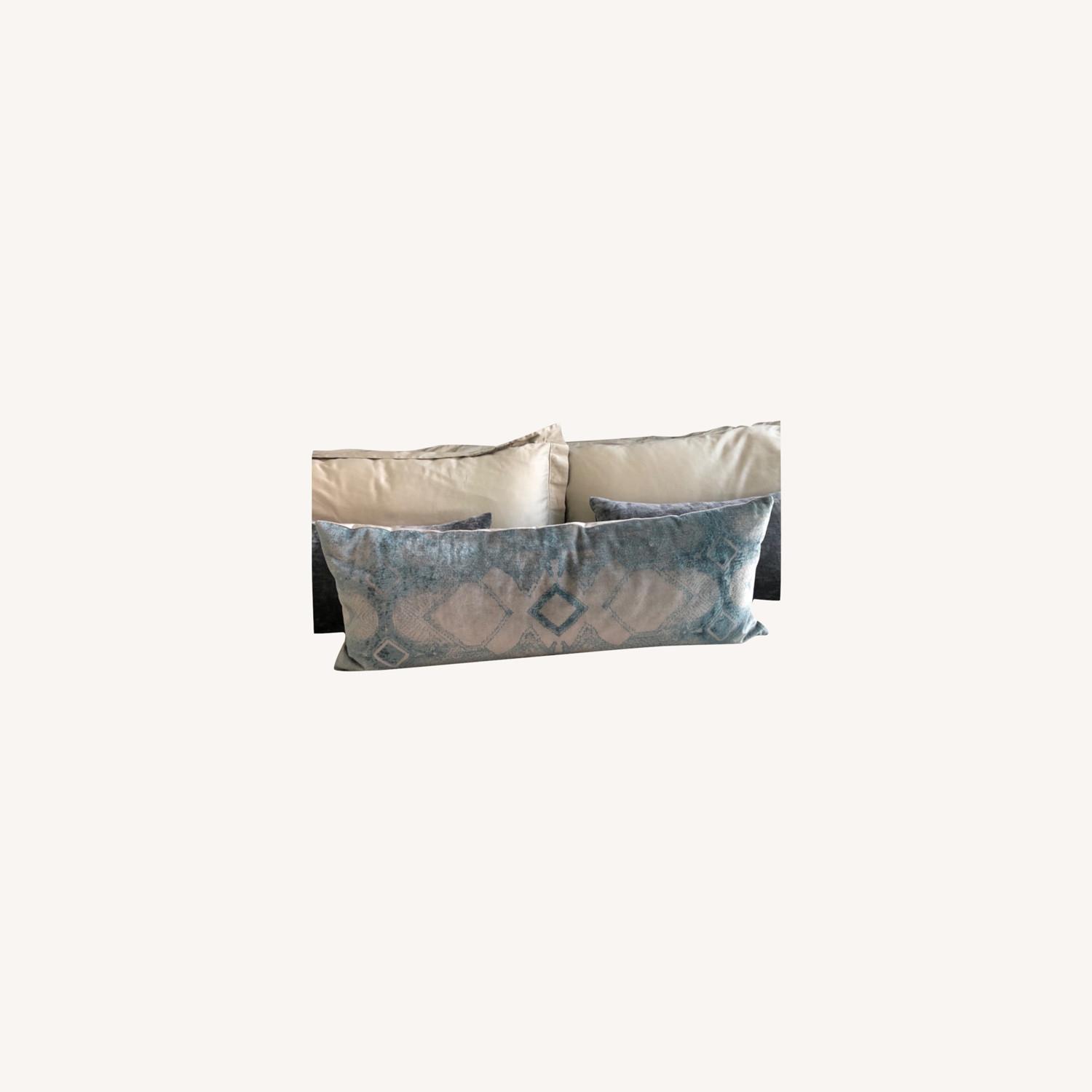 rh lumbar pillow