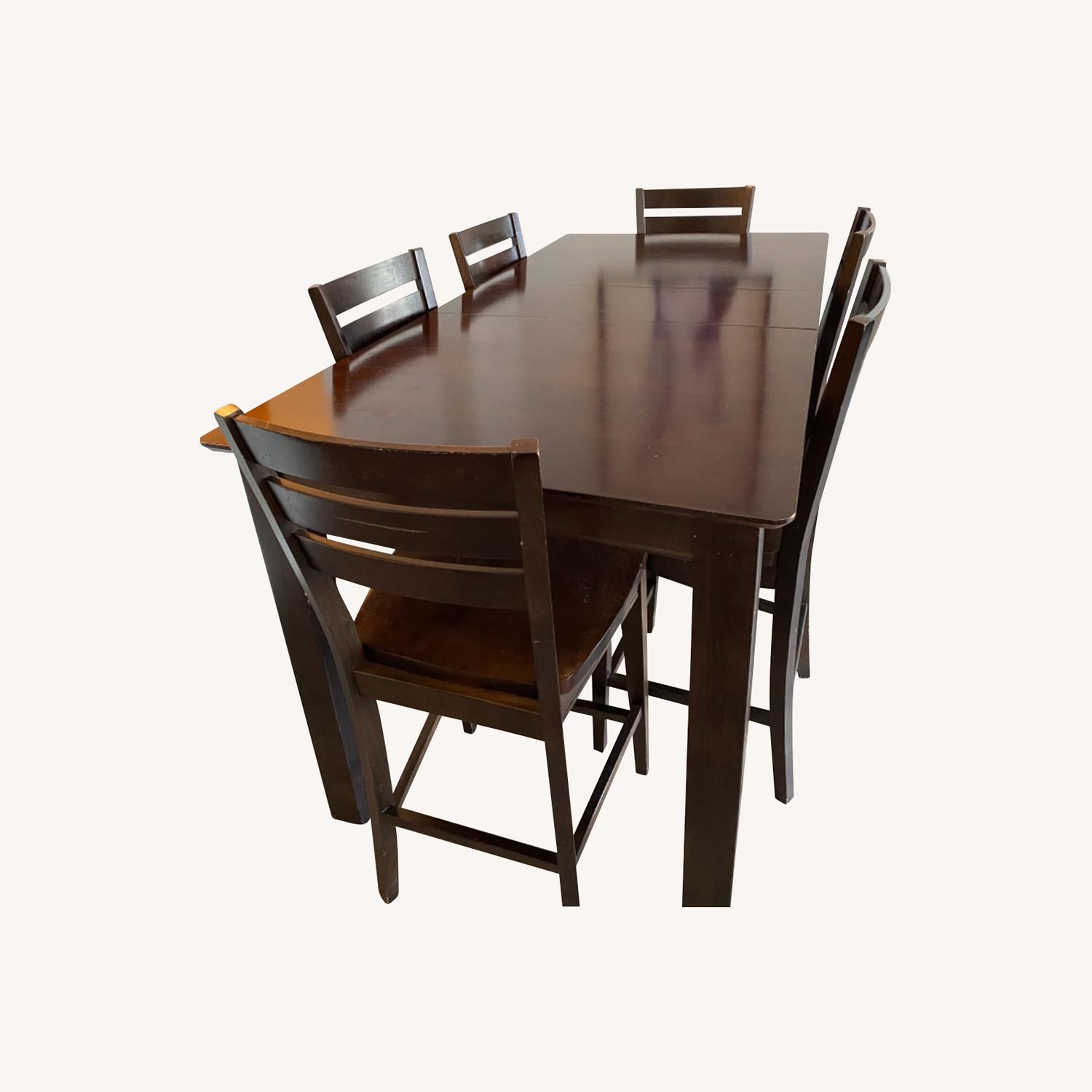 Bassett Solid Wood Dining Table & 6 Chairs - AptDeco