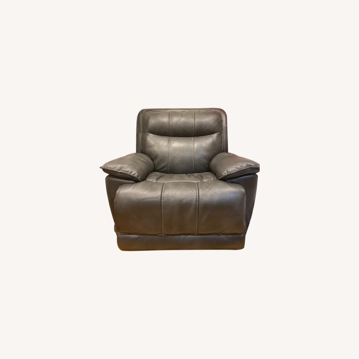 Single Seat Recliner AptDeco